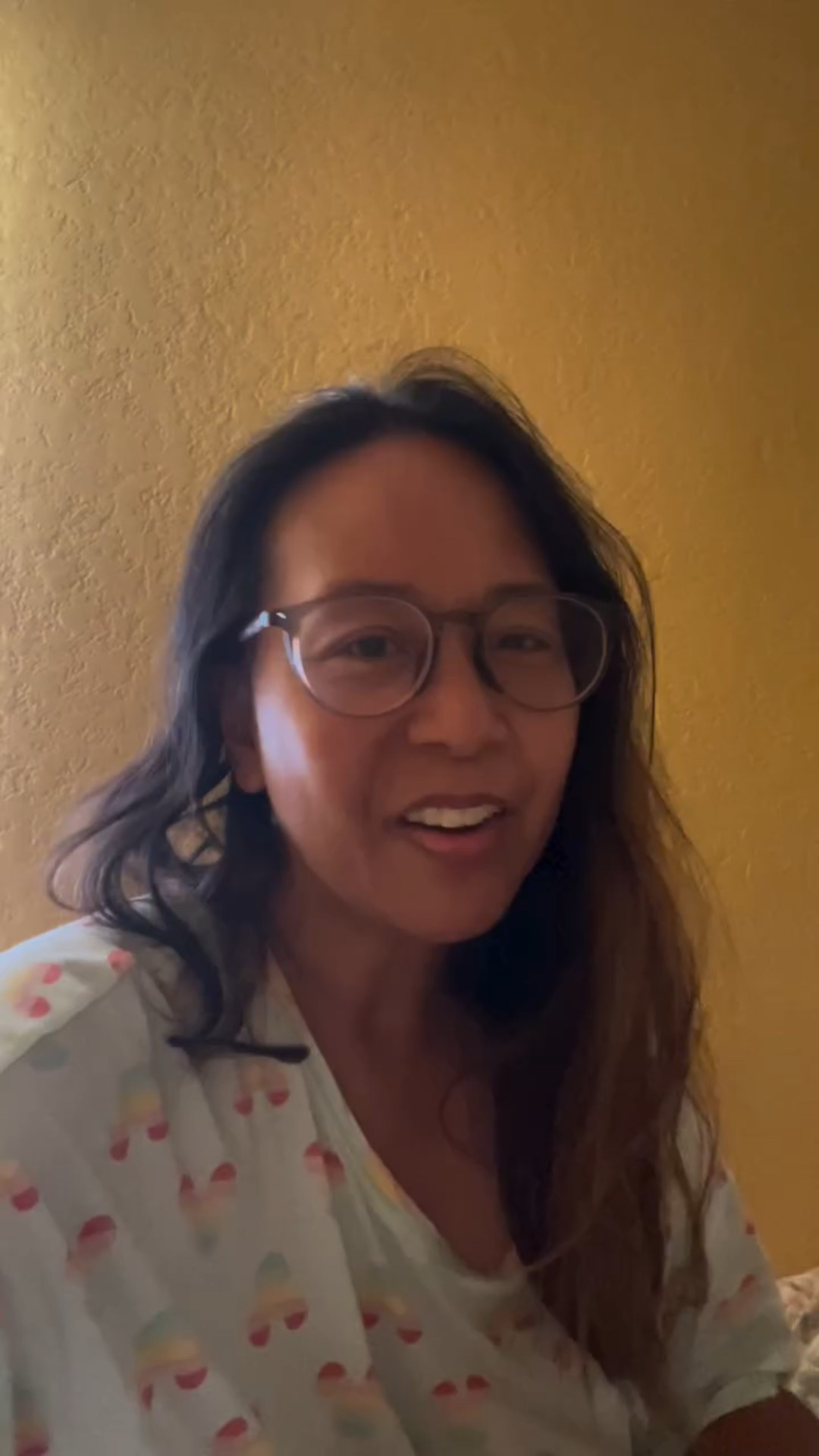 Recovery Vlog

Almost a week since my surgery. No weight bearing, keeping it elevated and iced as much as possible. One more week of this. 

I’m also making sure I wiggle my toes and move both my legs to prevent clots due to my inactivity and I’m also taking Asprin. 

Yes, I’m bored, but grateful things feel relatively ok during this post-op phase. 

#quintocreations #achillesrupture #injuryrecovery

#LTKdayinmylife #LTKOver40