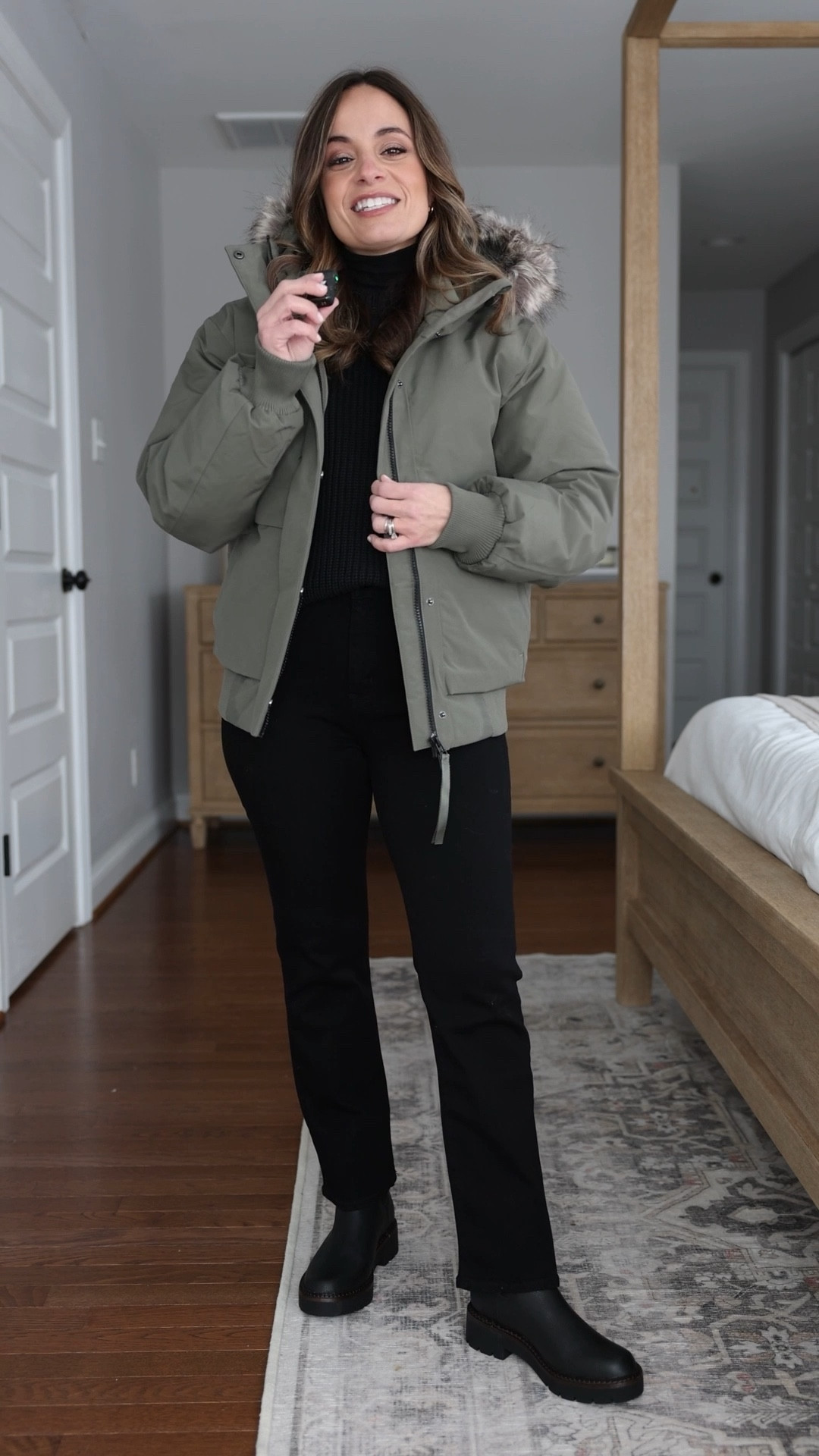 A simple winter outfit for a cold wet winter day from @onequince #quincepartner 

Bella Stretch Kick Flare Jeans: 24 x 26” in black 
100% Organic Cotton Fisherman Crew Sweater: XS in black
Responsible Down Hooded Short Parka: XS in faded cargo


#LTKPetite