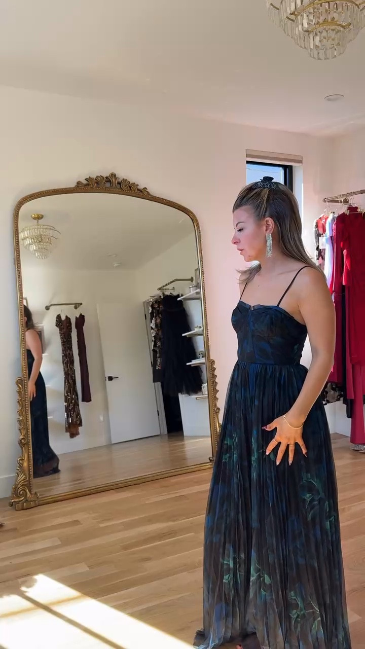 Vici content filming day wedding guest fall formal event dresses

Vici code: emerson30
Electric picks code: emerson20

Wearing my usual smalls/2

Wedding guest
Formal event
Black tie
Floral
Tulle 
Cocktail dress
Special occasion
Fall party


#LTKWedding #LTKSeasonal #LTKFindsUnder100