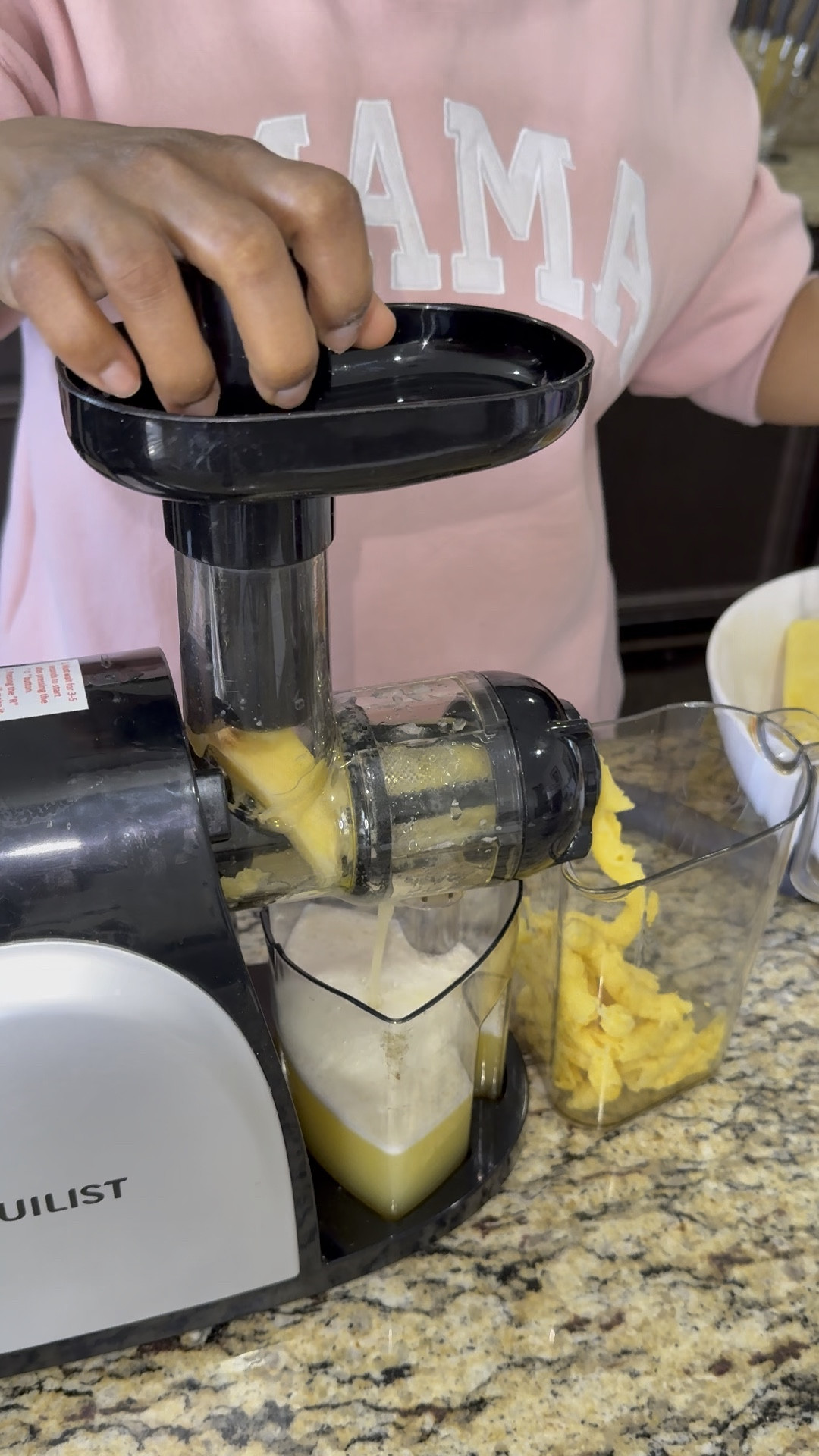 This is the cold pressed juicer that I’ve been using for about 5 years now 🍓

Health and wellness, morning routine, juicer


#LTKFindsUnder50 #LTKFitness #LTKHome