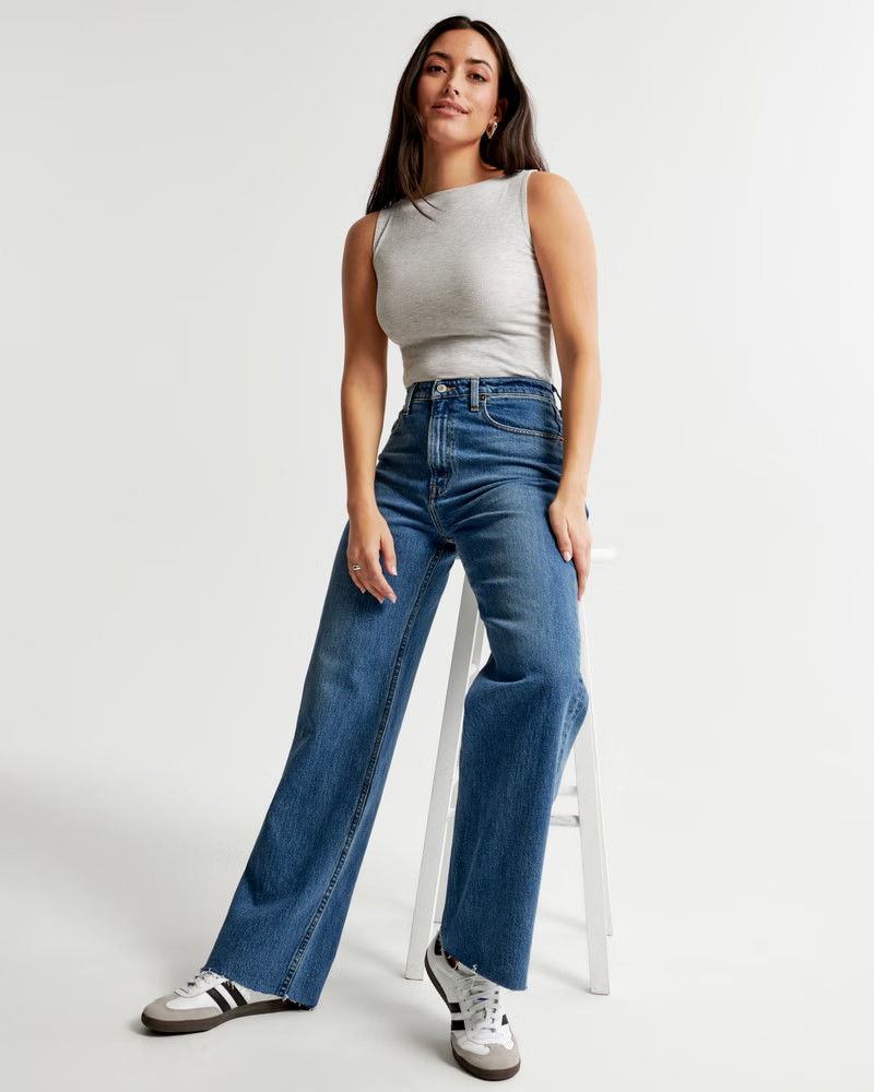 Curve Love High Rise 90s Relaxed Jean | Abercrombie & Fitch (US)