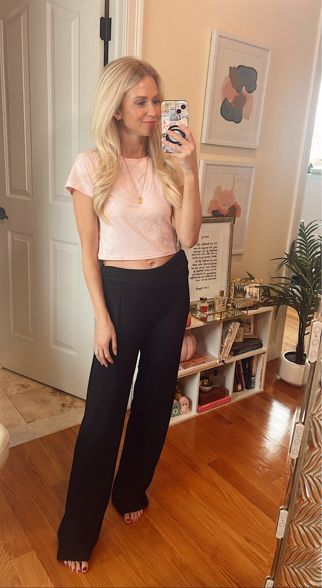 The COMFIEST LOUNGE PANTS. If you’re pregnant you absolutely need these! 


#LTKBump #LTKSaleAlert #LTKFindsUnder50