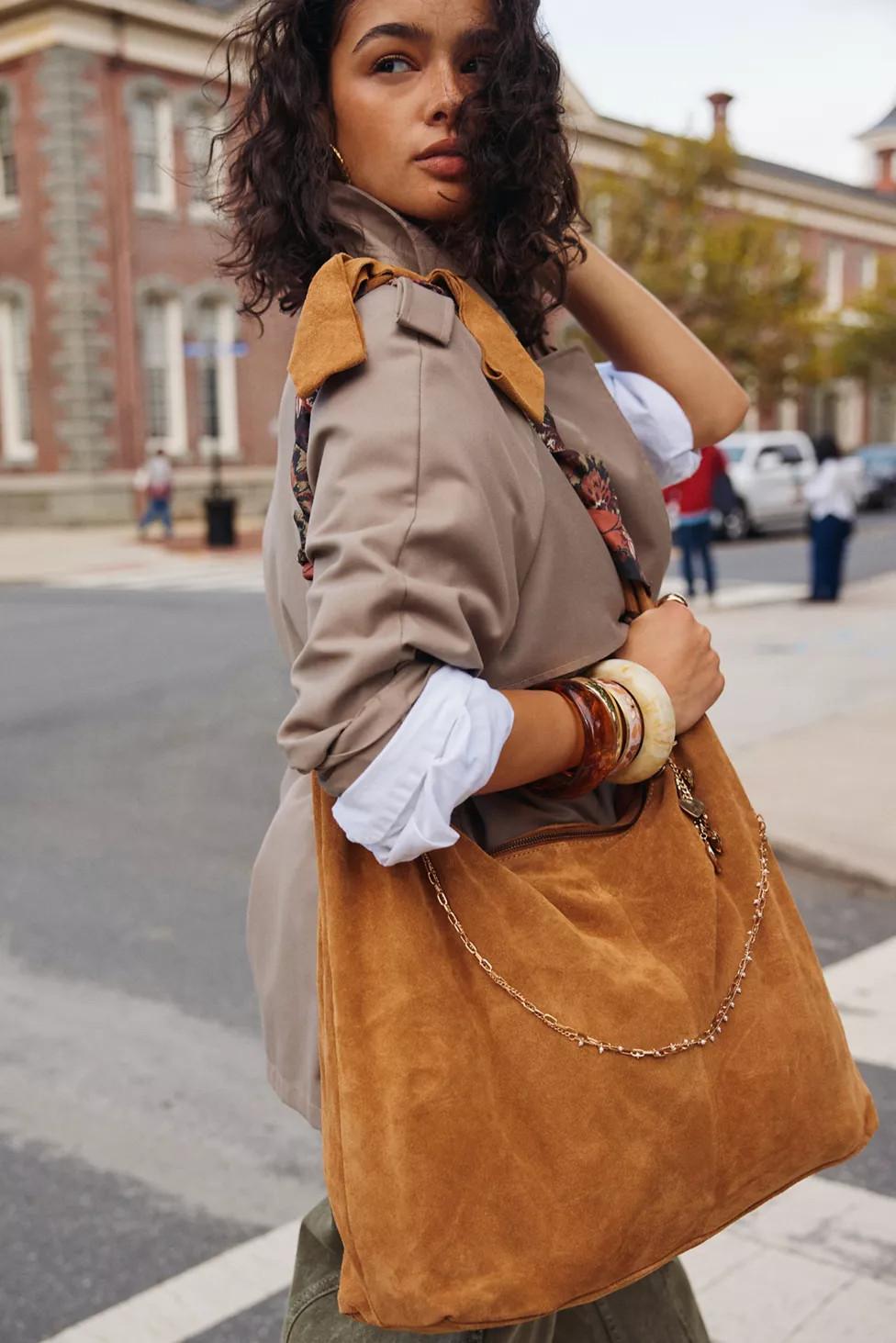 Kimchi Blue Bow Suede Slouchy Hobo Bag | Urban Outfitters (US and RoW)