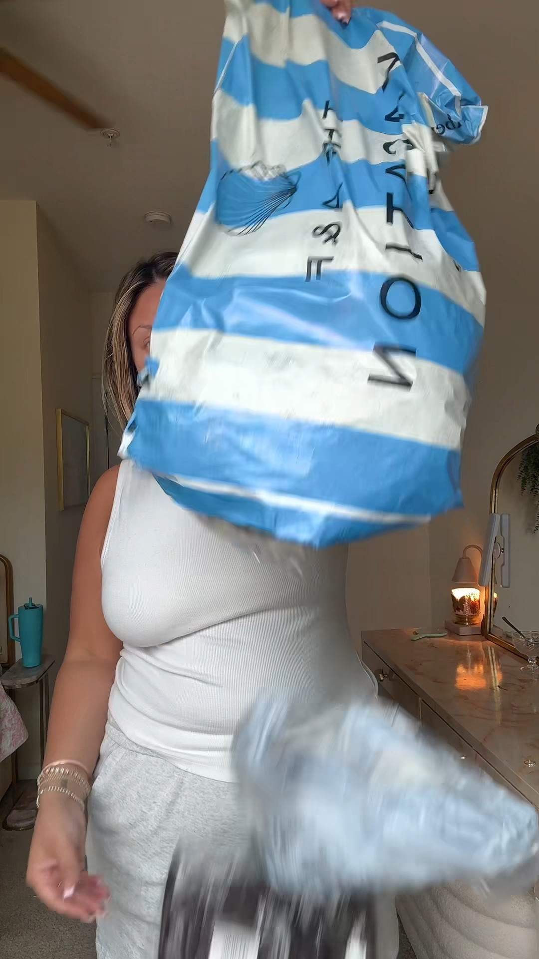 I love a shelf bra tank top! I’m in an XL￼
