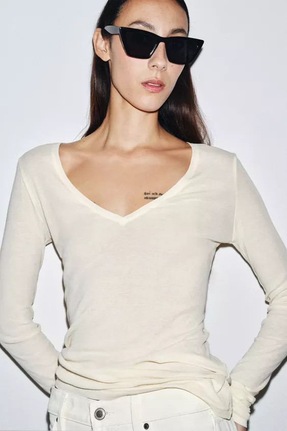 V-NECK T-SHIRT | Zara US