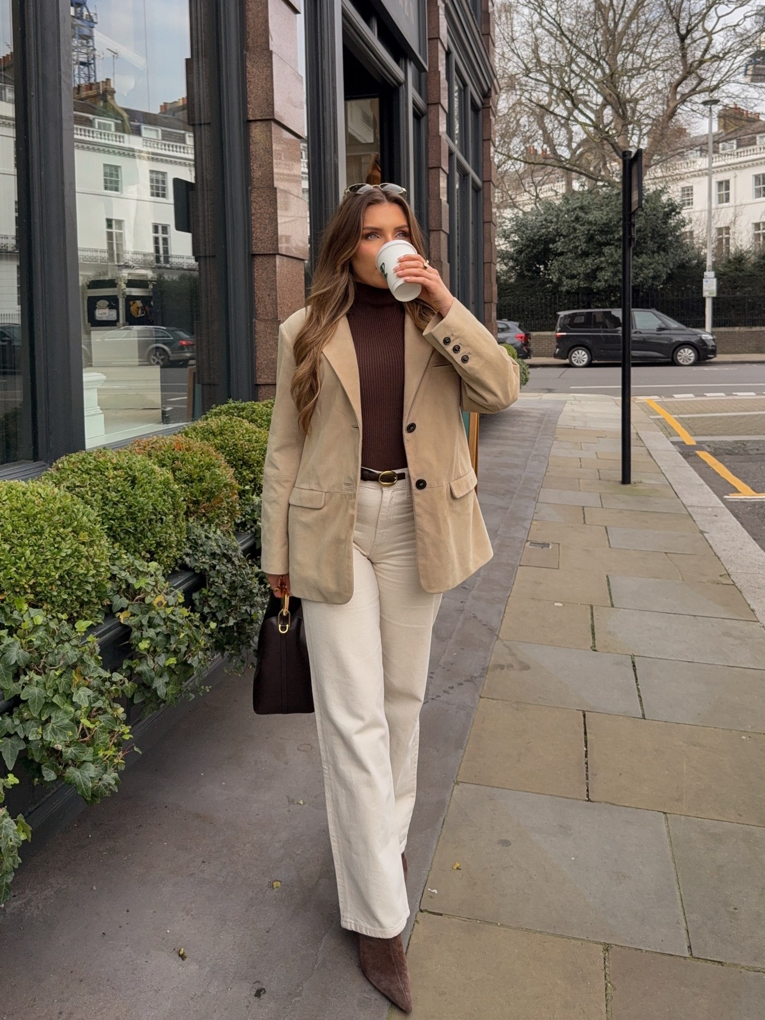 A spring transitional outfit idea 🤎🌷

Suede blazer, beige jacket, spring outfits, white jeans, cream jeans, light suede blazer, brown bag 

#LTKuk #LTKspring