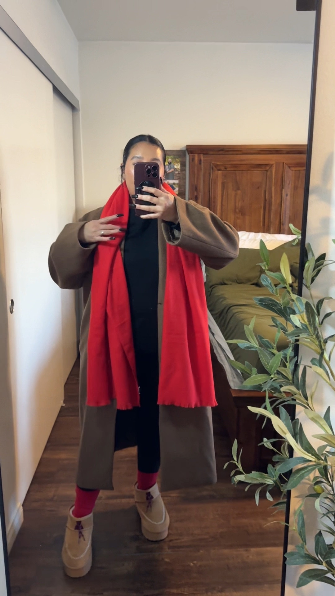 What I wore to see Christmas lights here in Los Angeles. I wanted to feel comfortable and still feel put together.

Crewneck sweater- large / tts/ runs little big/ super comfy 
Trench coat - Large/ runs big/ great quality / keeps you warm / perfect for layering 
Leggings - medium / tts/ great tummy control / squat proof 
Sneakers/ 8.5/ tts/ so comfortable 

Holiday outfit
Christmas outfit 
Midsize outfit 
Midsize fashion 
Winter outfit 
Winter coat 
Trench coat
Brown coat 
Red scarf 
Triangle scarf 
Red socks 
Comfy outfit 
Mom outfit idea 
Casual outfit 
Red outfit 

#LTKMidsize #LTKootd #LTKHoliday