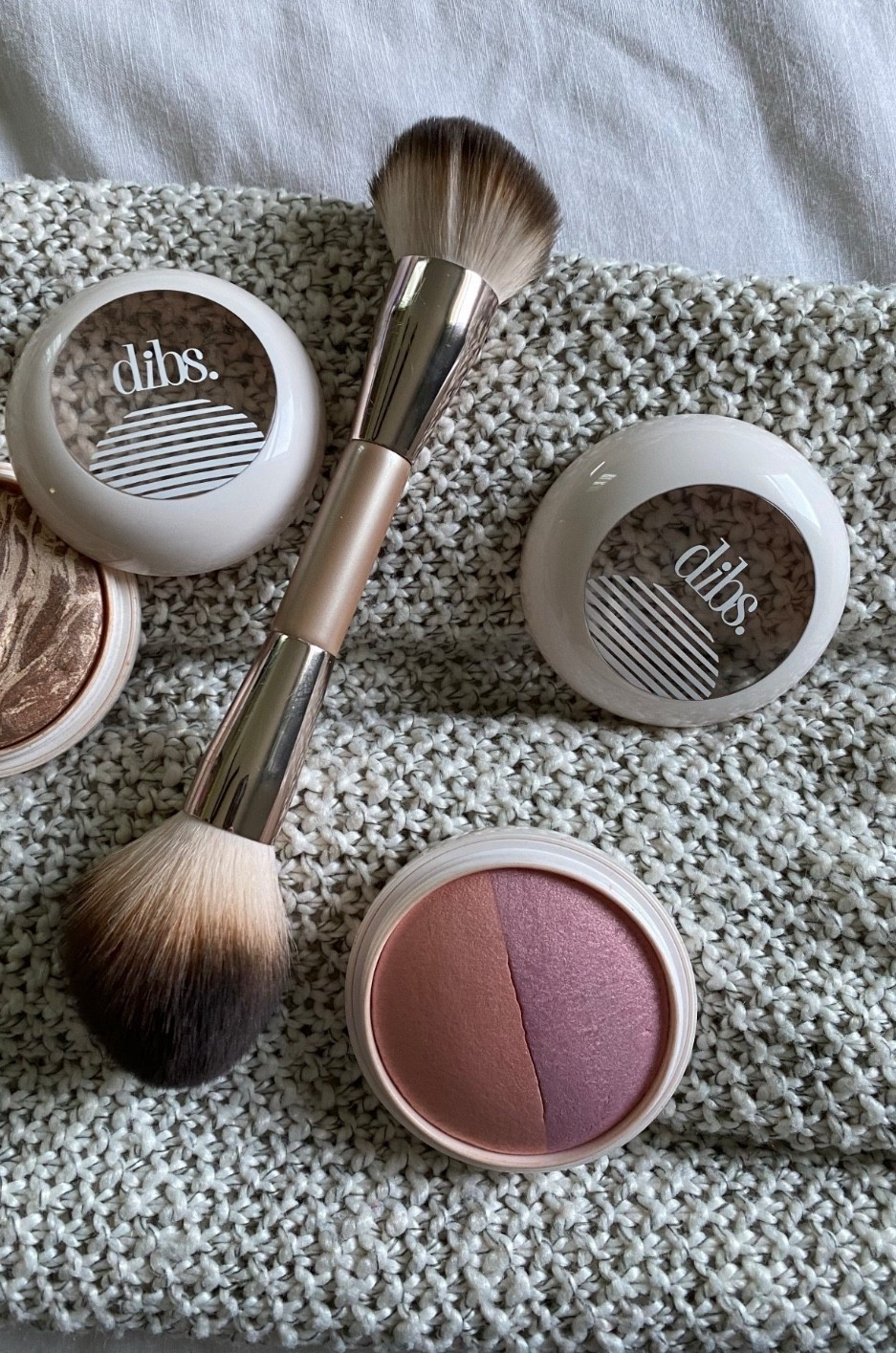 The dibs beauty baked bronzer and blush are such great quality. I love this dual ended brush for both cream products and powders 



#LTKFindsUnder50 #LTKBeauty