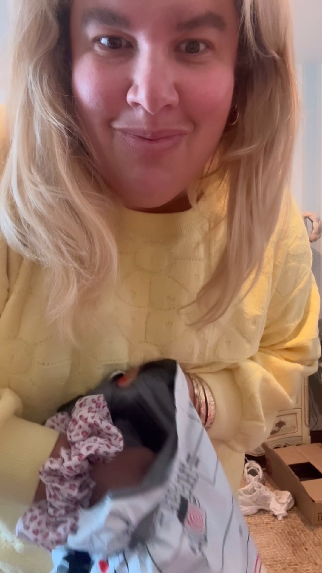 Quick little try on (everything but the jeans are target!) obsessed with the black linen long vest and the jellies! 

Wearing a 3X! 
Jean shorts + jeans 22 
jellies 12 

Comment ‘shop’ for links! 