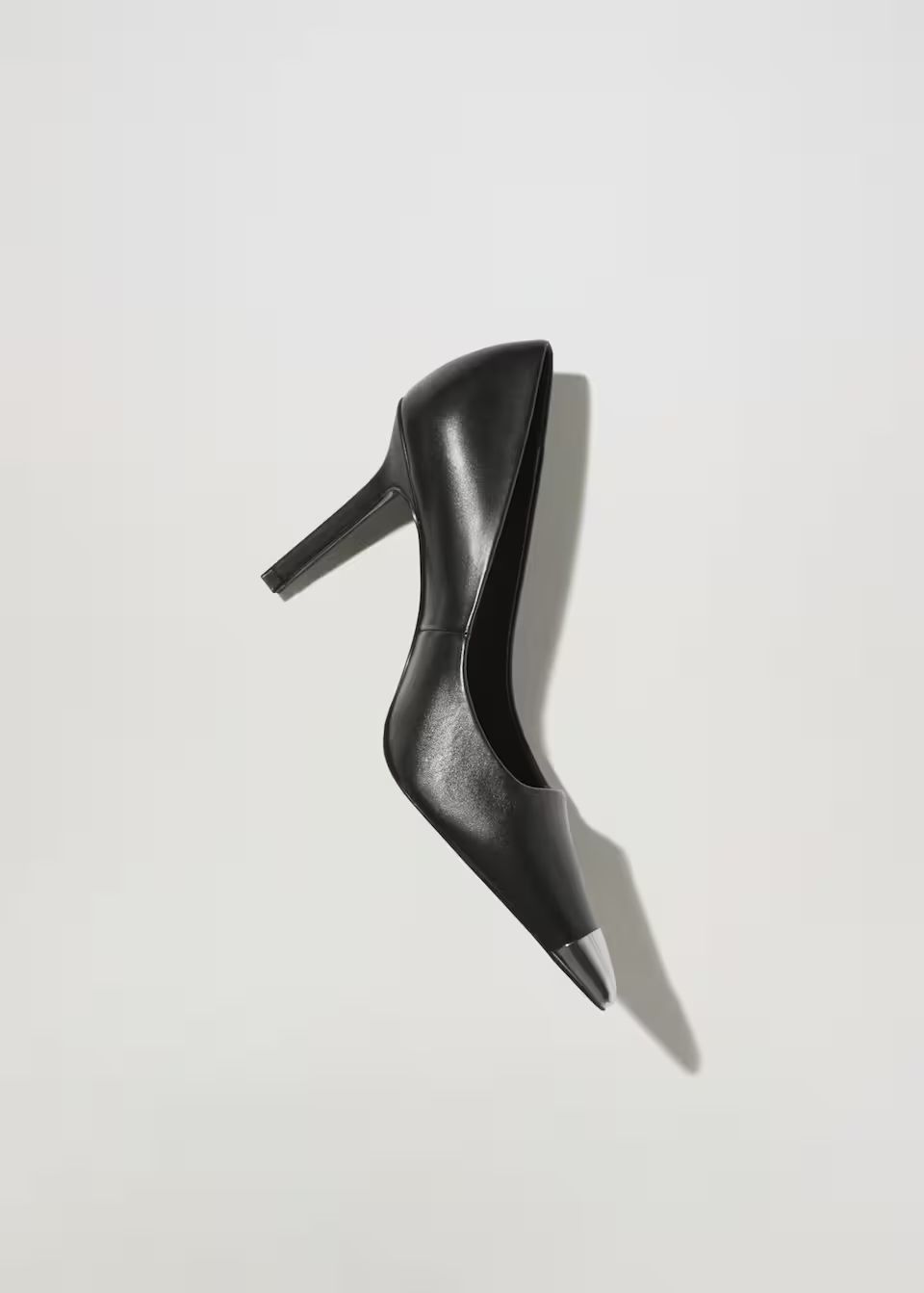 Heeled shoes with metallic toe | MANGO (US)