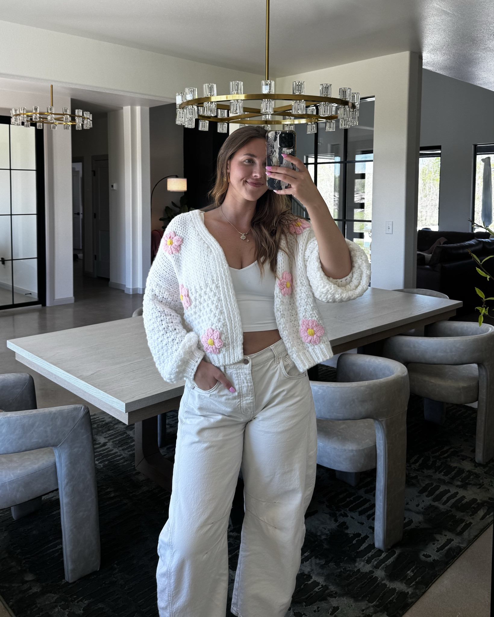 Happy spring 🌸 

Sizing:
Tank - US 8
Jeans - 29
Sweater - US 8

#LTKootd