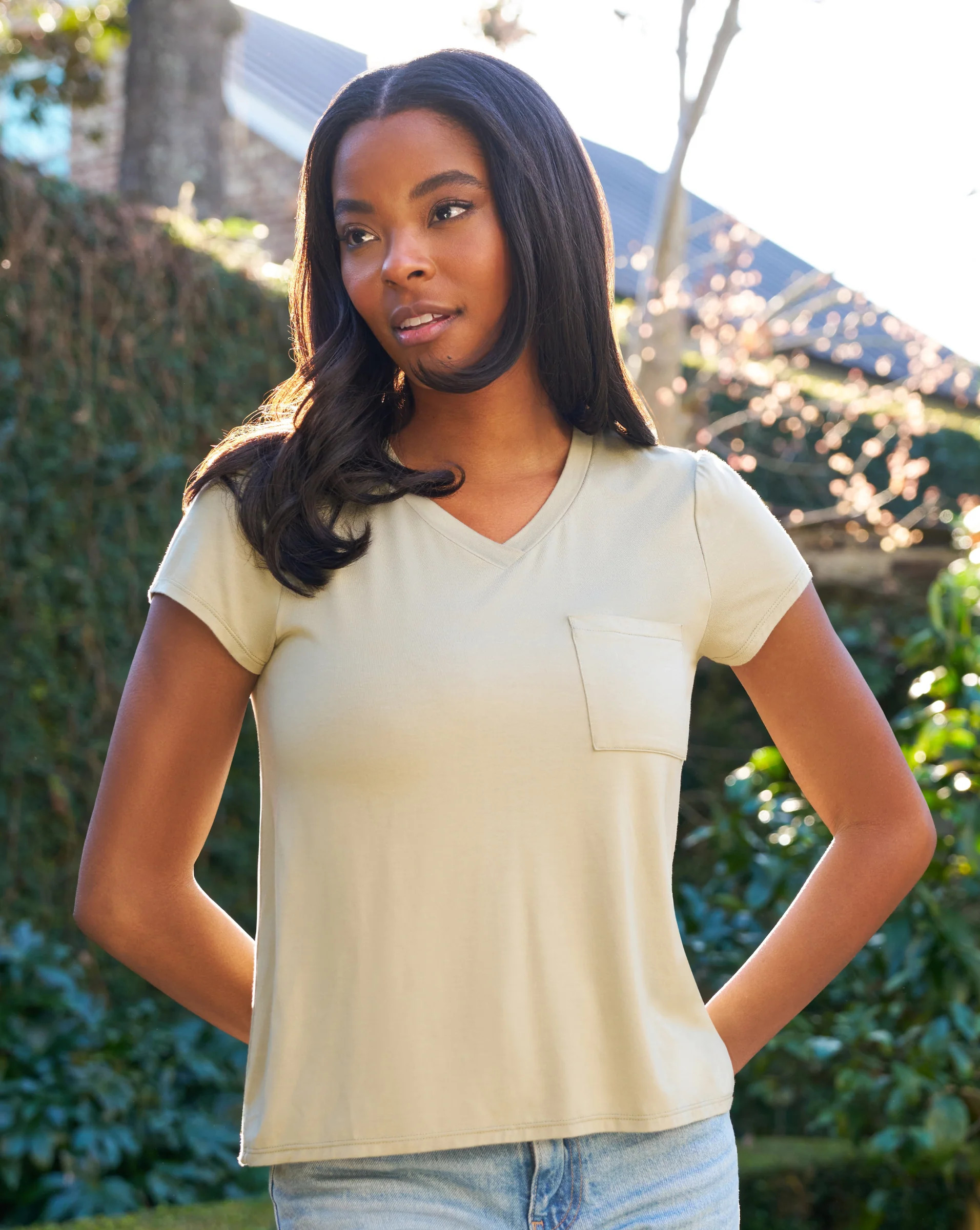 Women's V neck Jersey Pocket Tee in Tea | Cable & Gauge | Cable & Gauge