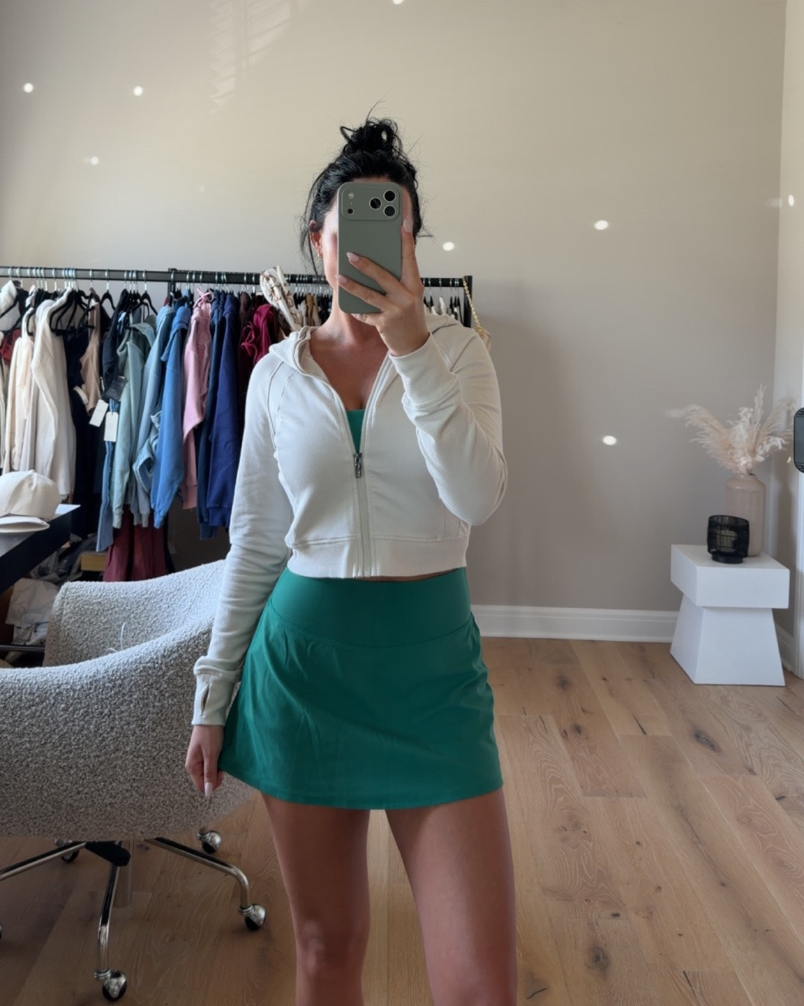 Favorite Amazon activewear!!! 

My sizing 5’7, 145lbs, 32dd
I’m wearing size smalls