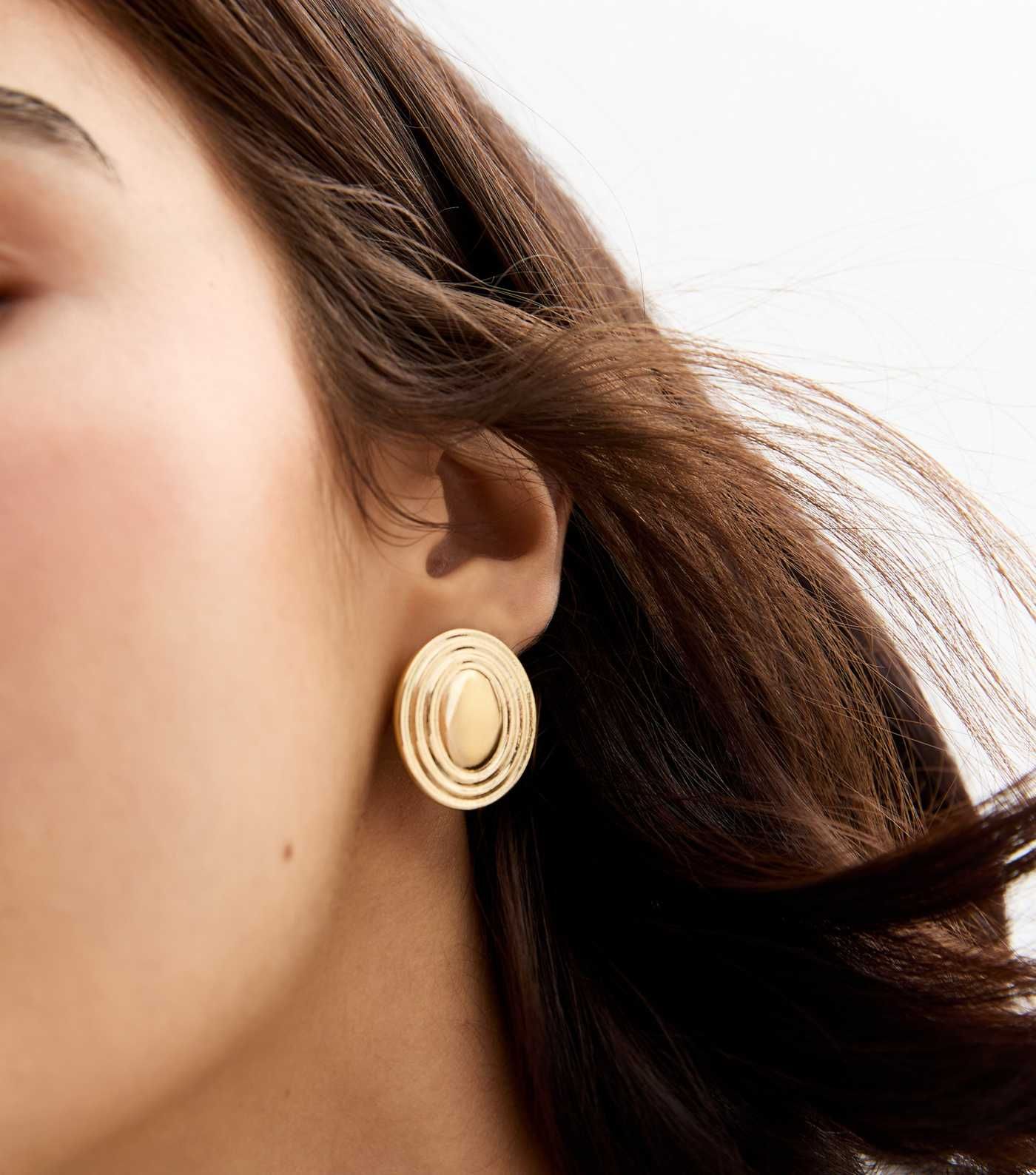 Gold Tone Oval Stud Earrings | New Look | New Look (UK)