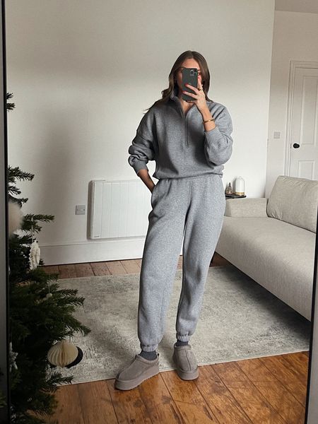 Casual and cozy outfit ideas
Medium in the Abercrombie grey half zip
Small in the matching joggers
I’m 5ft 6
Ugg tazz platform in smoke plume 

#LTKHoliday #LTKSeasonal