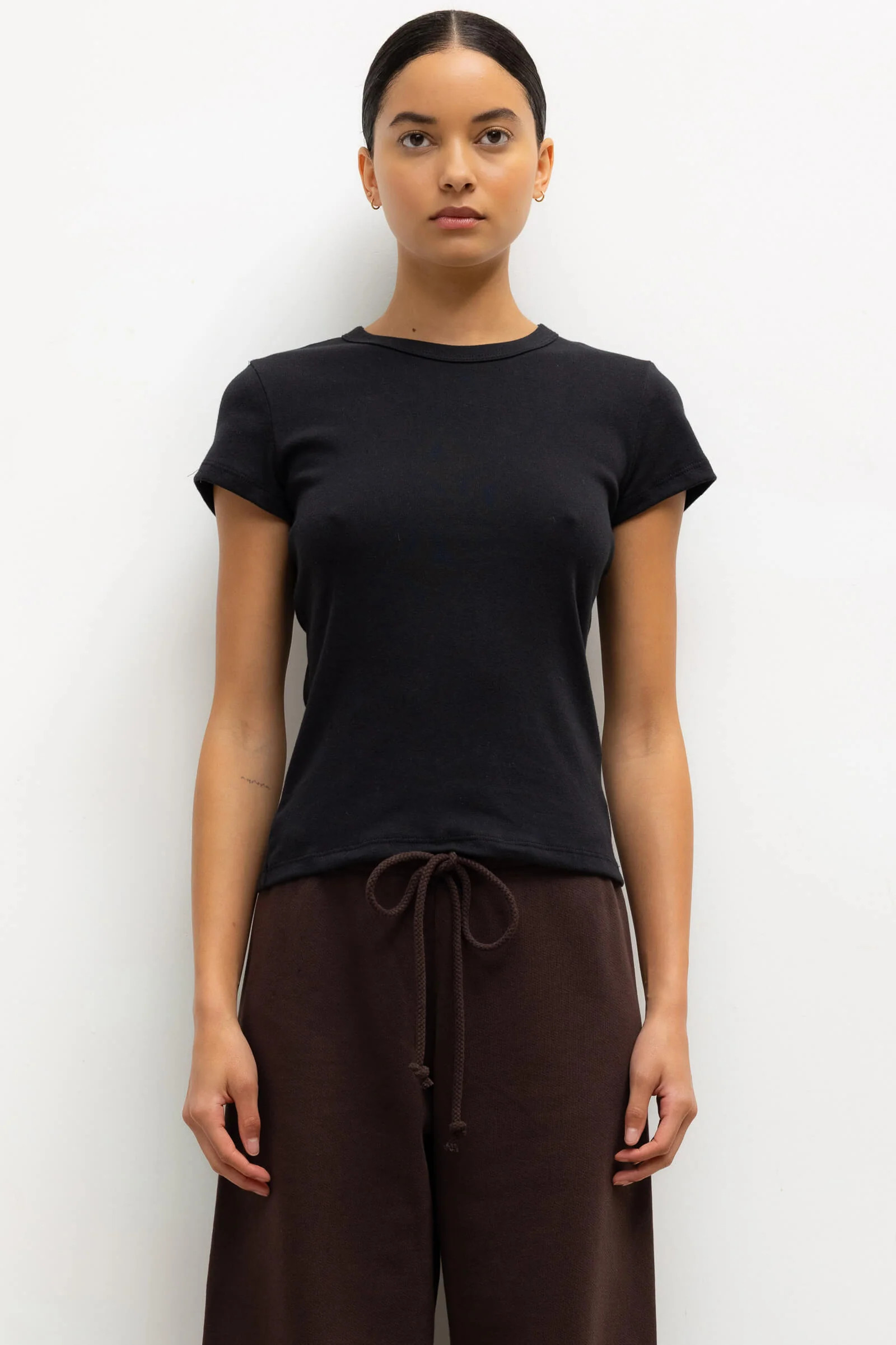 LESET Nando Slim Fit Tee in Black in Cotton | LESET