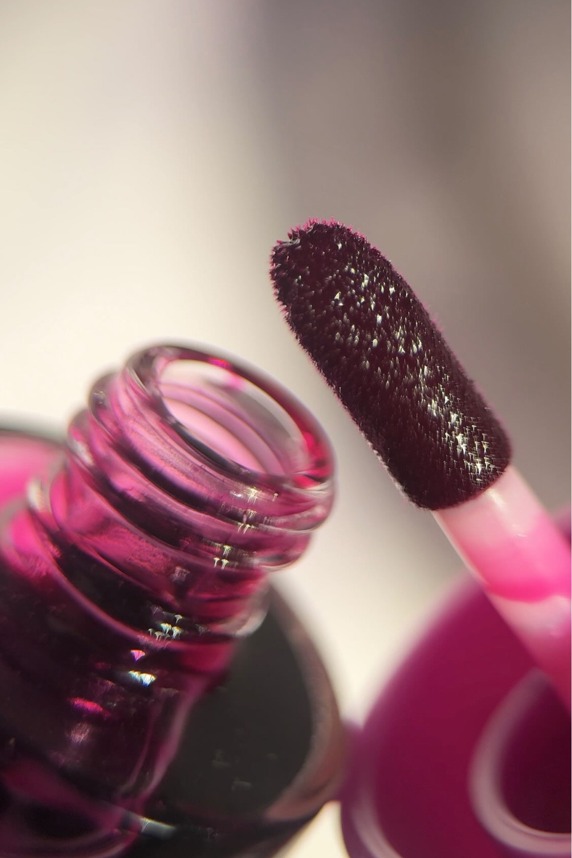 Are you team berry tint or orange tint? 

@etudeofficial water tint shades “03” & “05”
RRP £3.37 each 

I absolutely love these lip stains. I owned five before and  I picked up the last two shades, this being one of them and it’s such a pretty cherry shade. 

Please do not use/repost my content without my permission.

#makeup #makeuptryon #makeupcollection #lipoftheday #lipstain #kbeauty #skincare #etude