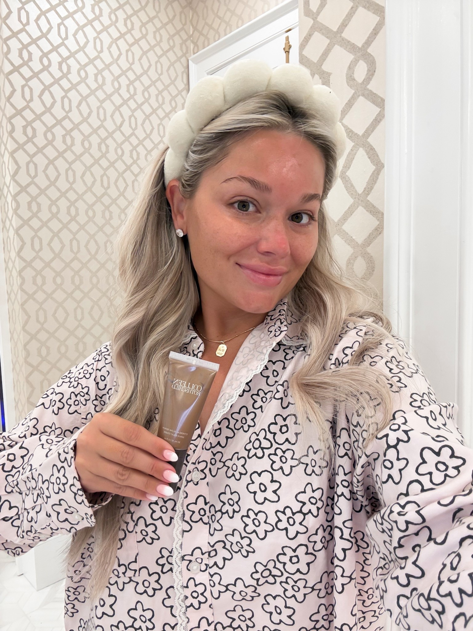 No light/filter! Code: WHITRIFE20 for 20% off CR! 

#LTKmorningroutine #LTKgrwm #LTKselfcare