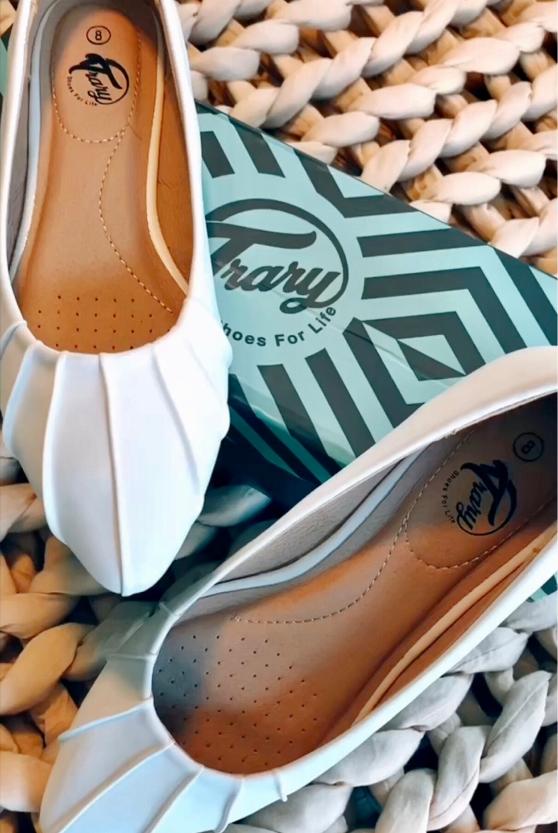 White Ballet Flat Slip-on Shoes 🤍🥿 Amazon Find 


#LTKFind #LTKshoecrush #LTKunder50