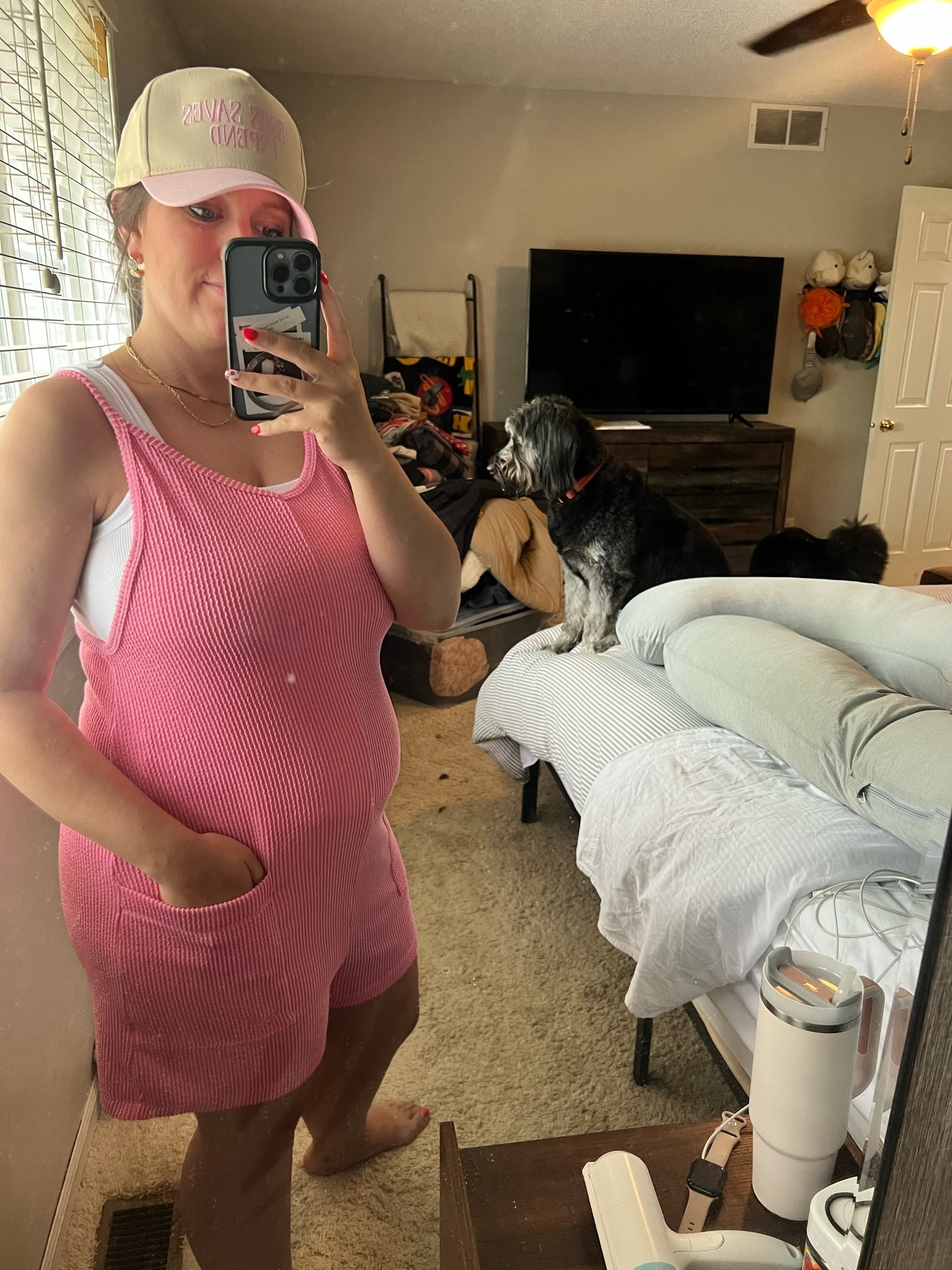 BUMP FRIENDLY 🥰
One pieces are the most comfy right now 🫶🤍 
Simply southern pink romper in size small.
White tank- size medium  
#bumpfriendly