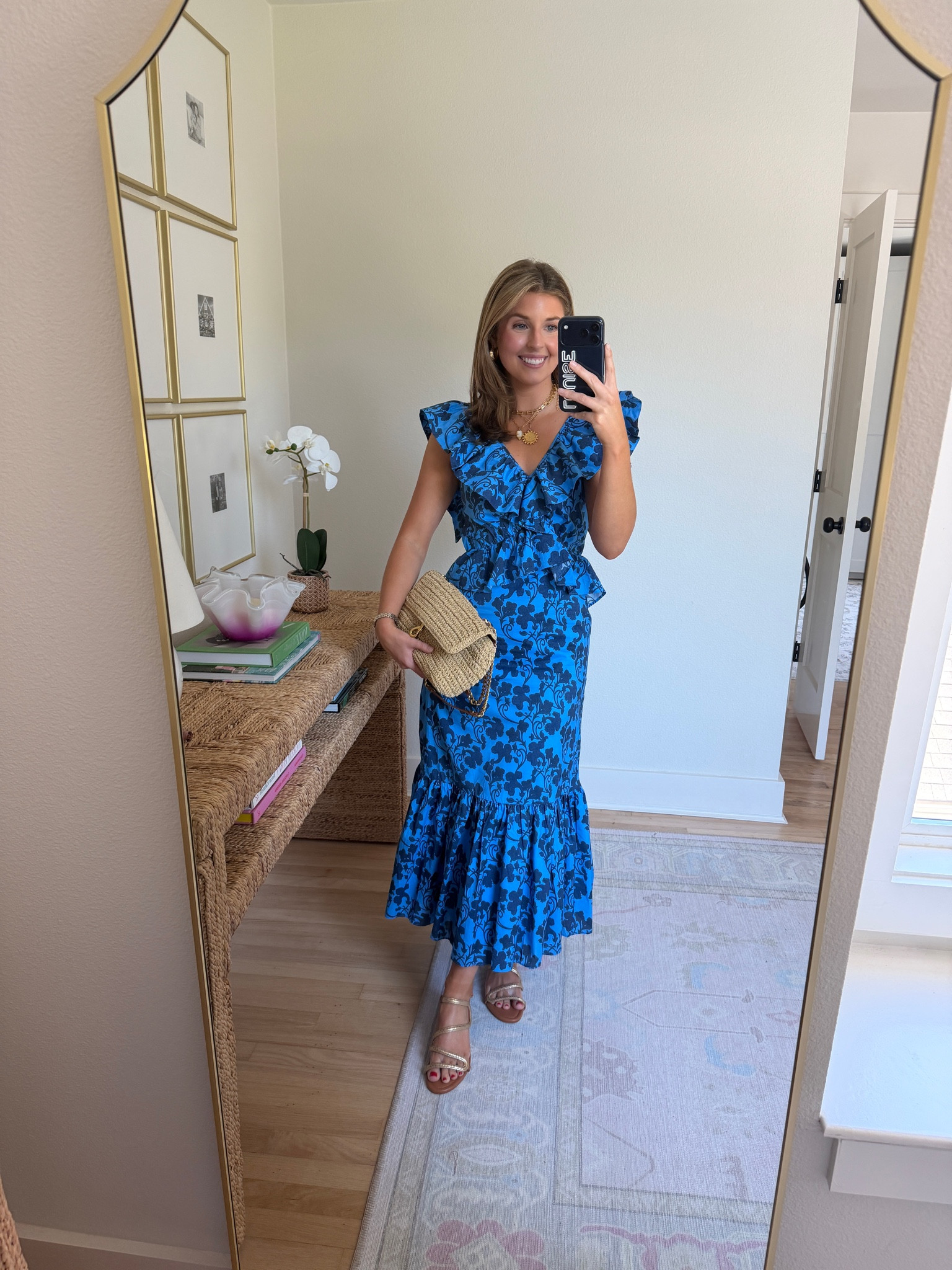 Summer date night outfit idea! Wearing an XS in dress