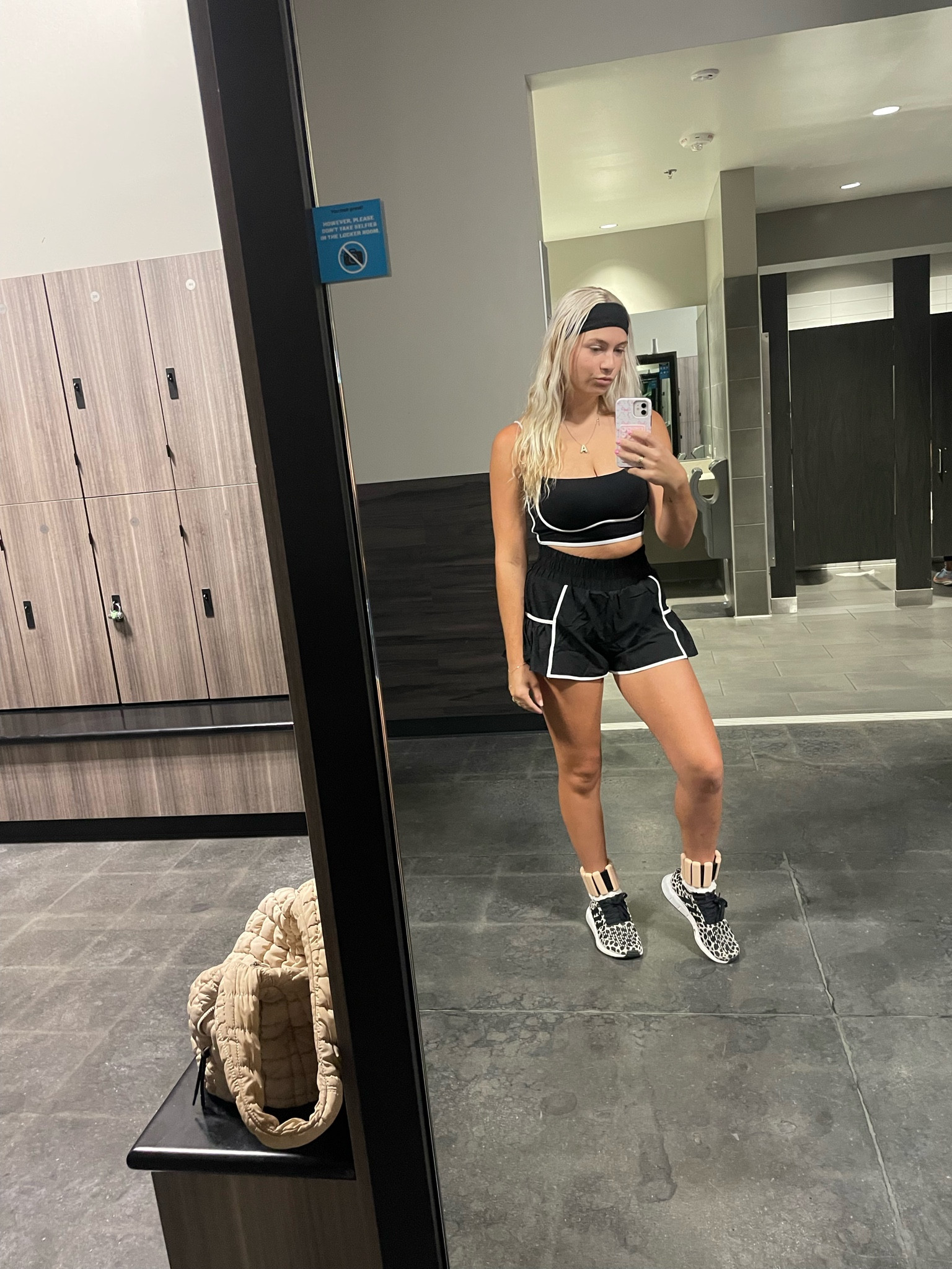 Alo or Amazon👟🖤

#LTKFitness #LTKActive #LTKStyleTip