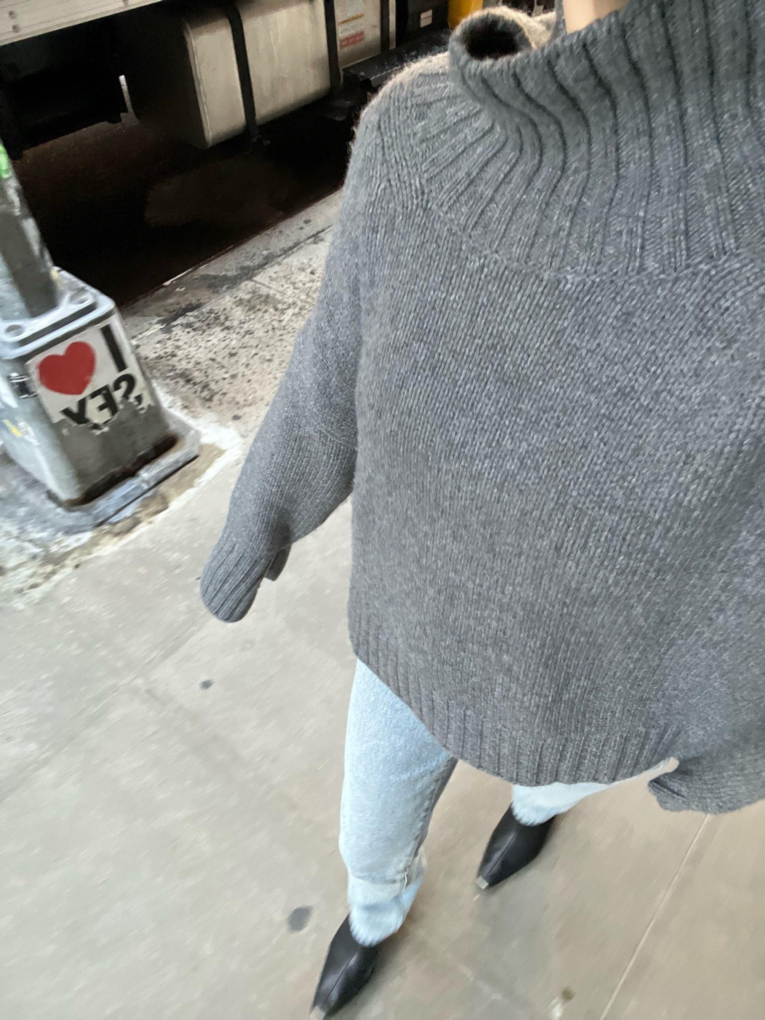 #nycstyle #nycstreetstyle #newyork #newyorkstyle

#LTKHolidaySale #LTKstyletip #LTKSeasonal