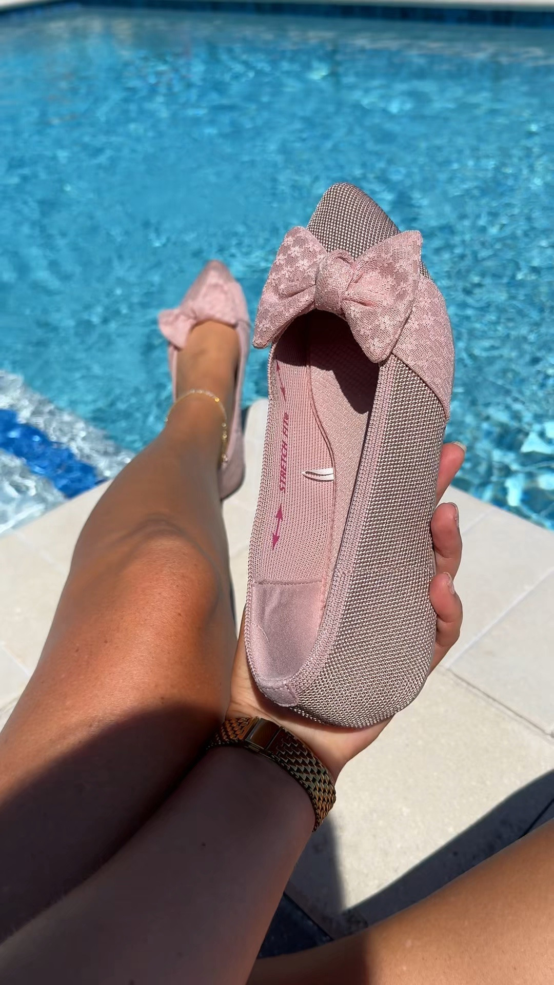 The cutest bow knit flats #skechers #flats #summershoes