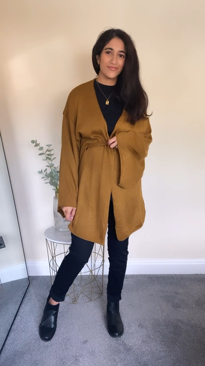 Pregnancy style tip: just wear leggings / jeans and a black tee with your favourite cardi or jacket 😅

#LTKstyletip #LTKfit #LTKbump