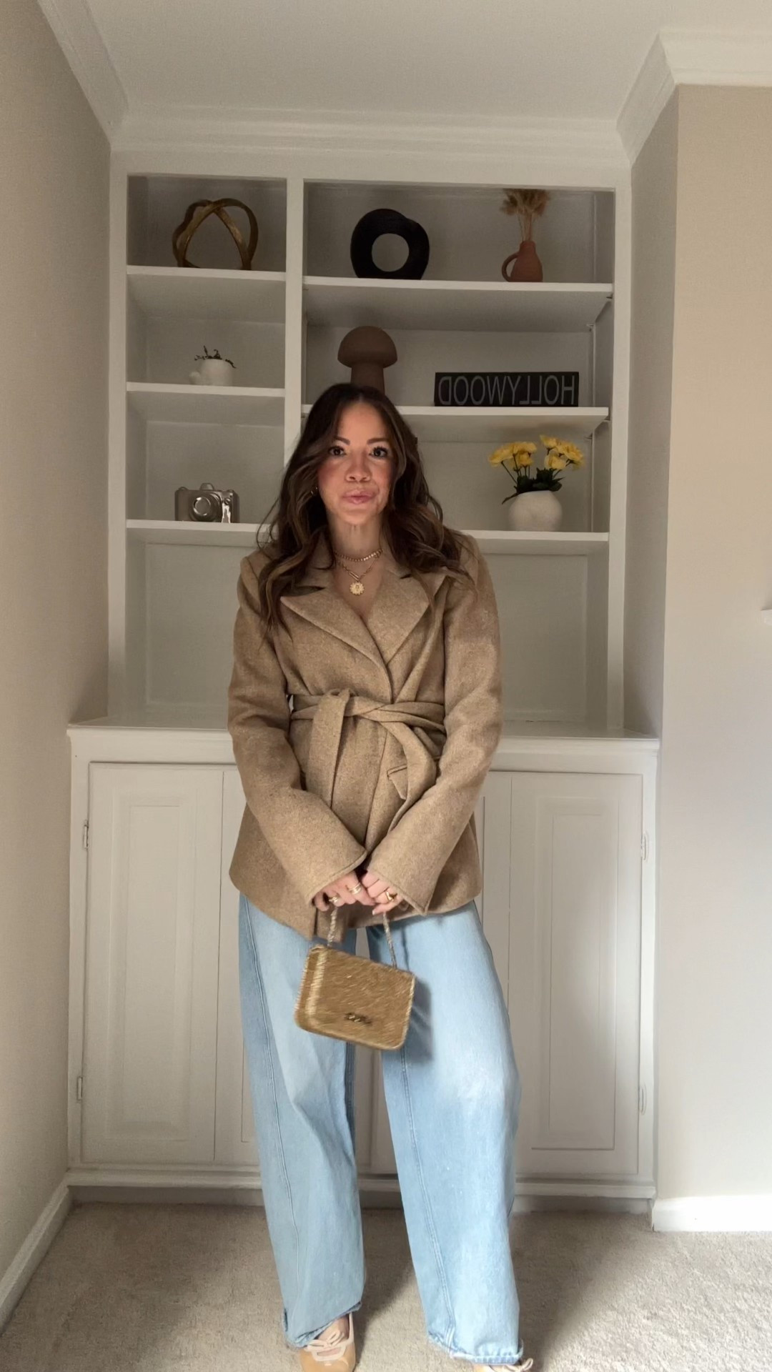 Unlocked a new favorite denim brand 🤌🏼 @hudsonjeans
These balloon-style jeans are chef’s kiss — high-waisted, structured, and surprisingly hard to find in this denim silhouette. Officially obsessed. Ps: they’re 25%off let me know if you need the 🔗 

Jeans @hudsonjeans 
Blazer @aninebingofficial 
Bag @staud.clothing 
Fur cardigan @ashleyparklady x @renttherunway 
Wool coat @favorite.daughter 

#winterlooks #casualfashion #winteroutfitideas #winterfashion #blazerfashion it-girl denim, effortless cool, casual styles, denim lover, structured layering, modern winter styling

#LTKgrwm #LTKootd