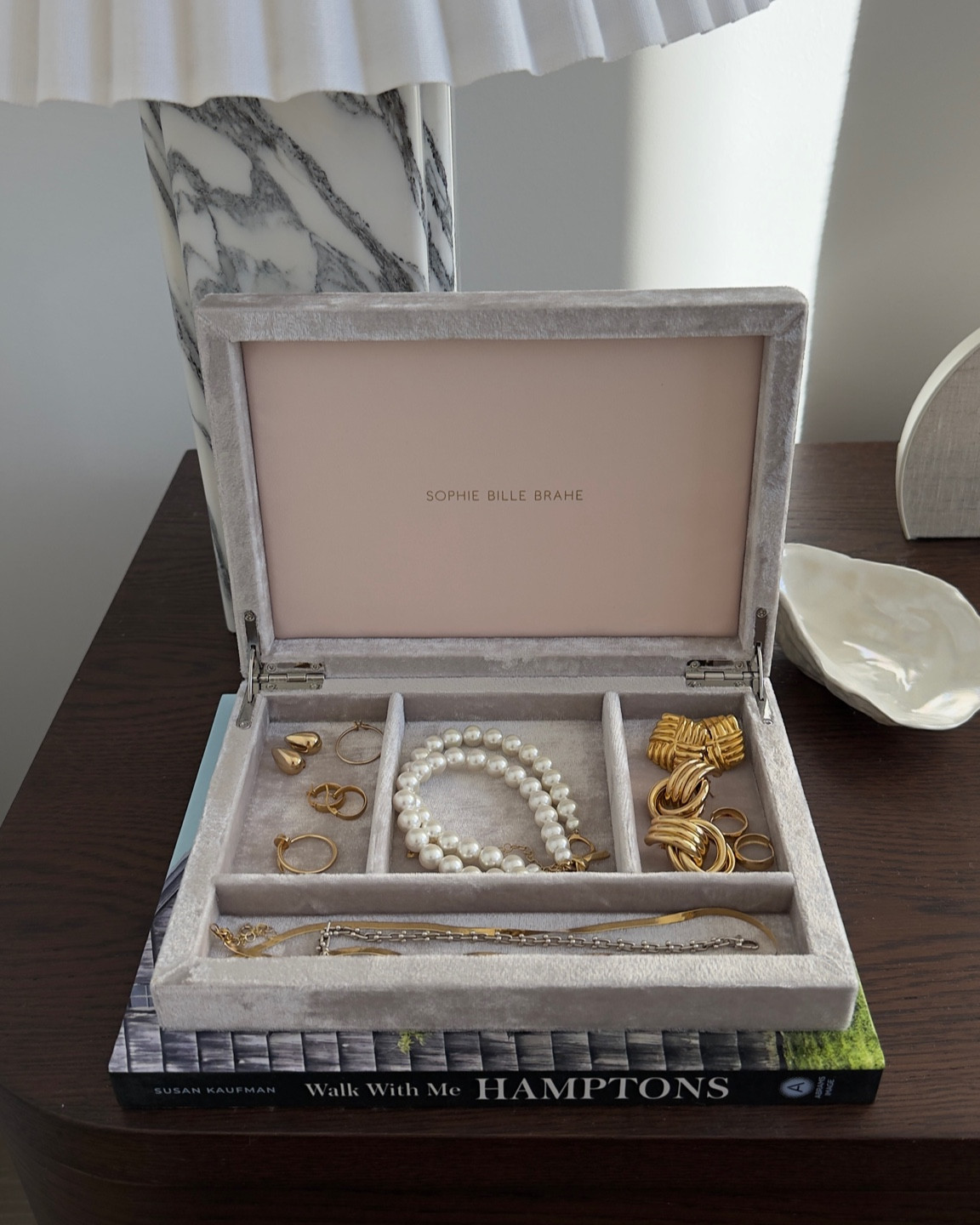 New jewelry case & it’s so chic 🤎

#LTKHome #LTKStyleTip #LTKGiftGuide