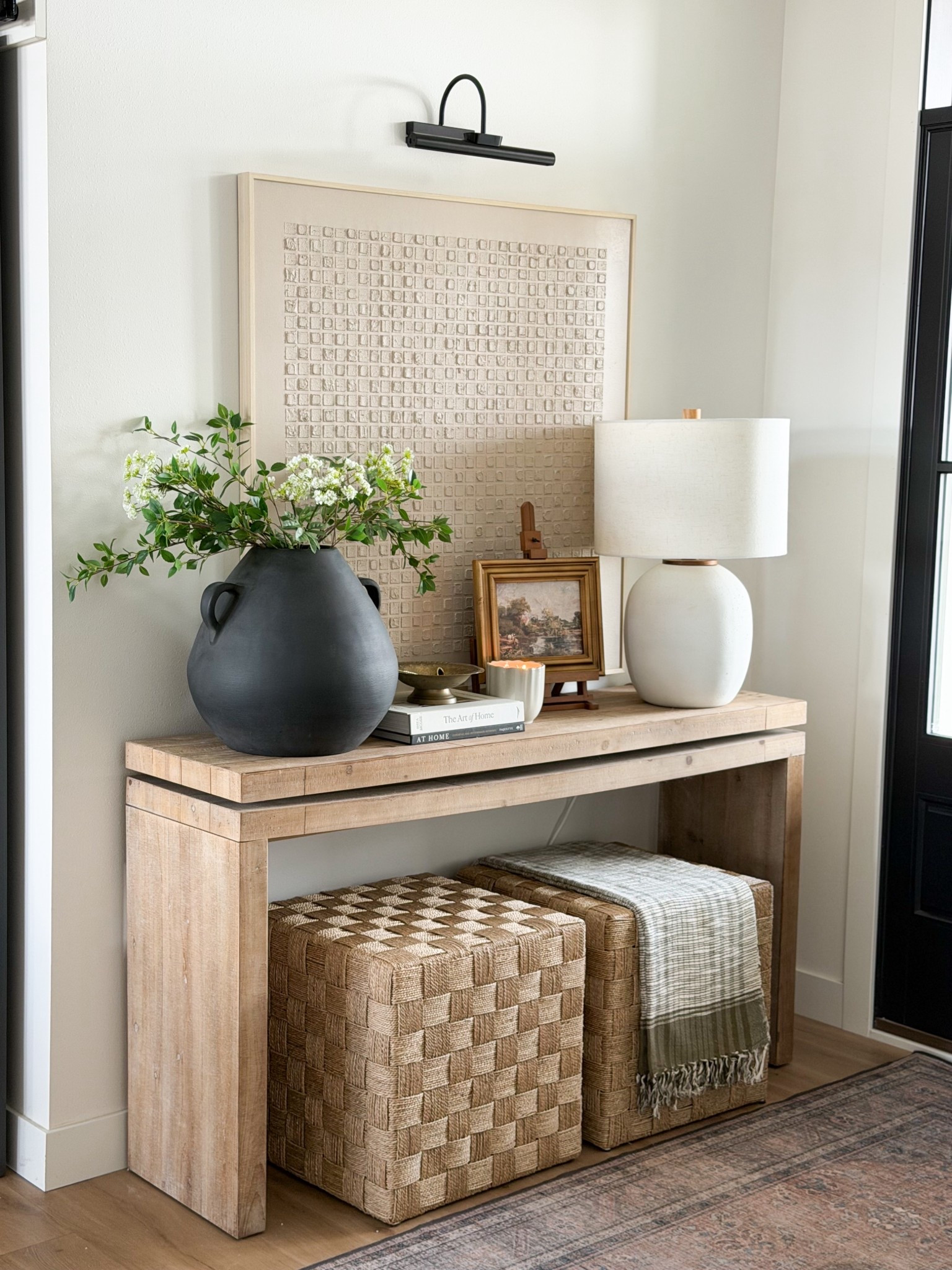 Spring entryway console table decor

#LTKSeasonal #LTKHome