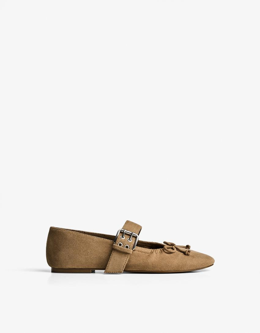 Buckled ballerinas - Flat shoes - Women | Bershka UK