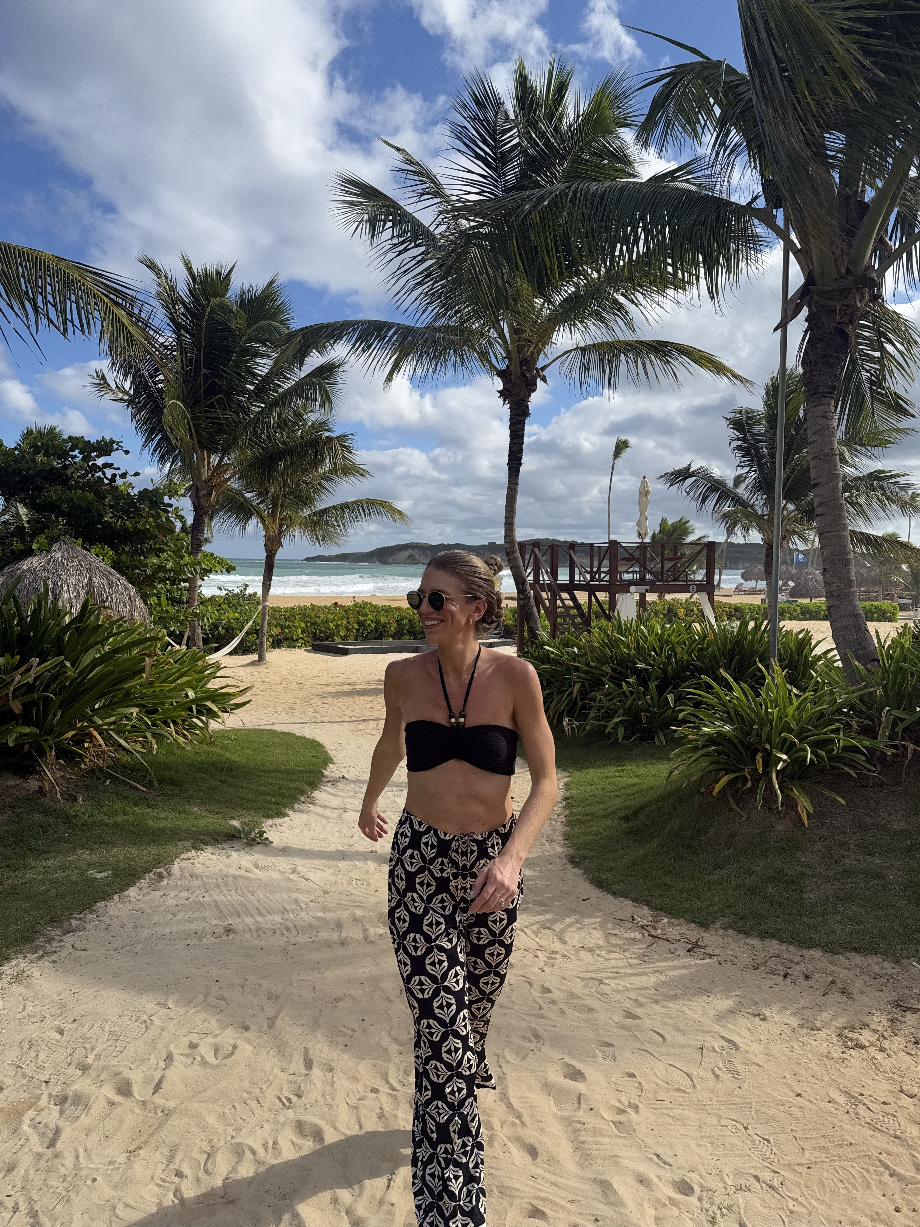 Medium In suit and small regular in pants to wear them high waisted and a cropped length 