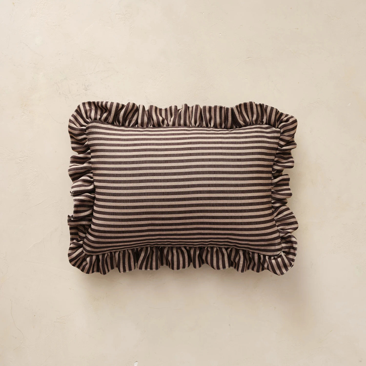 Medium Ruffle Pillow | Finley | House of Noa