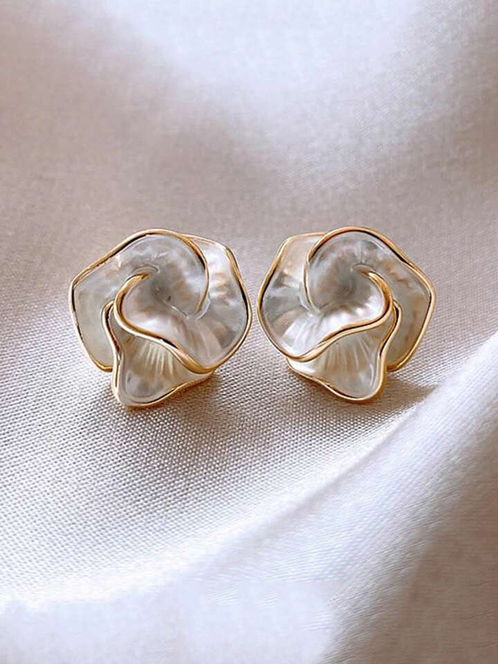 1 Pair Asymmetrical Niche Camellia Earrings, High-End Fashionable French Flower Earrings For Wome... | SHEIN