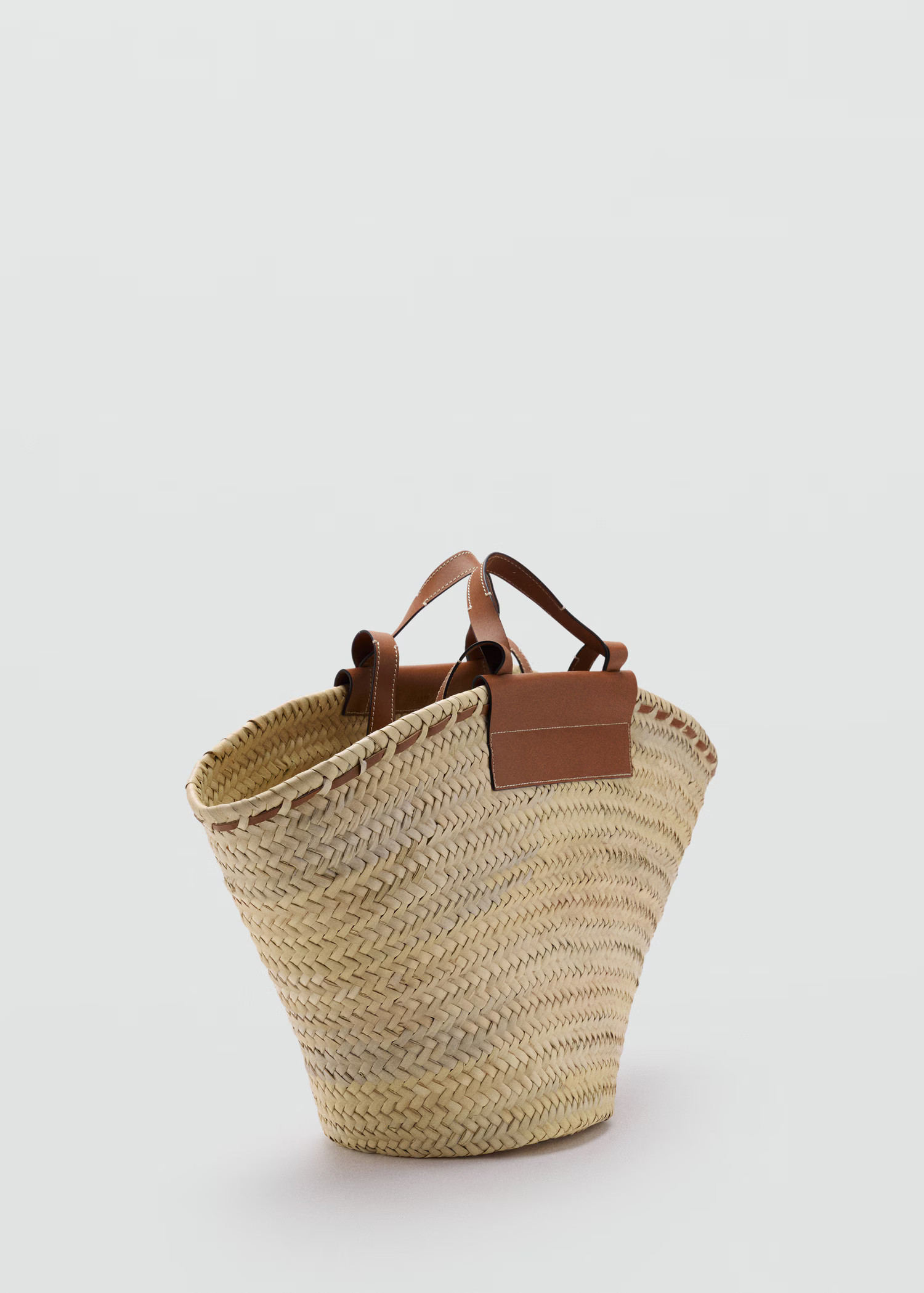 Large natural fibre basket with leather handle | MANGO (UK)