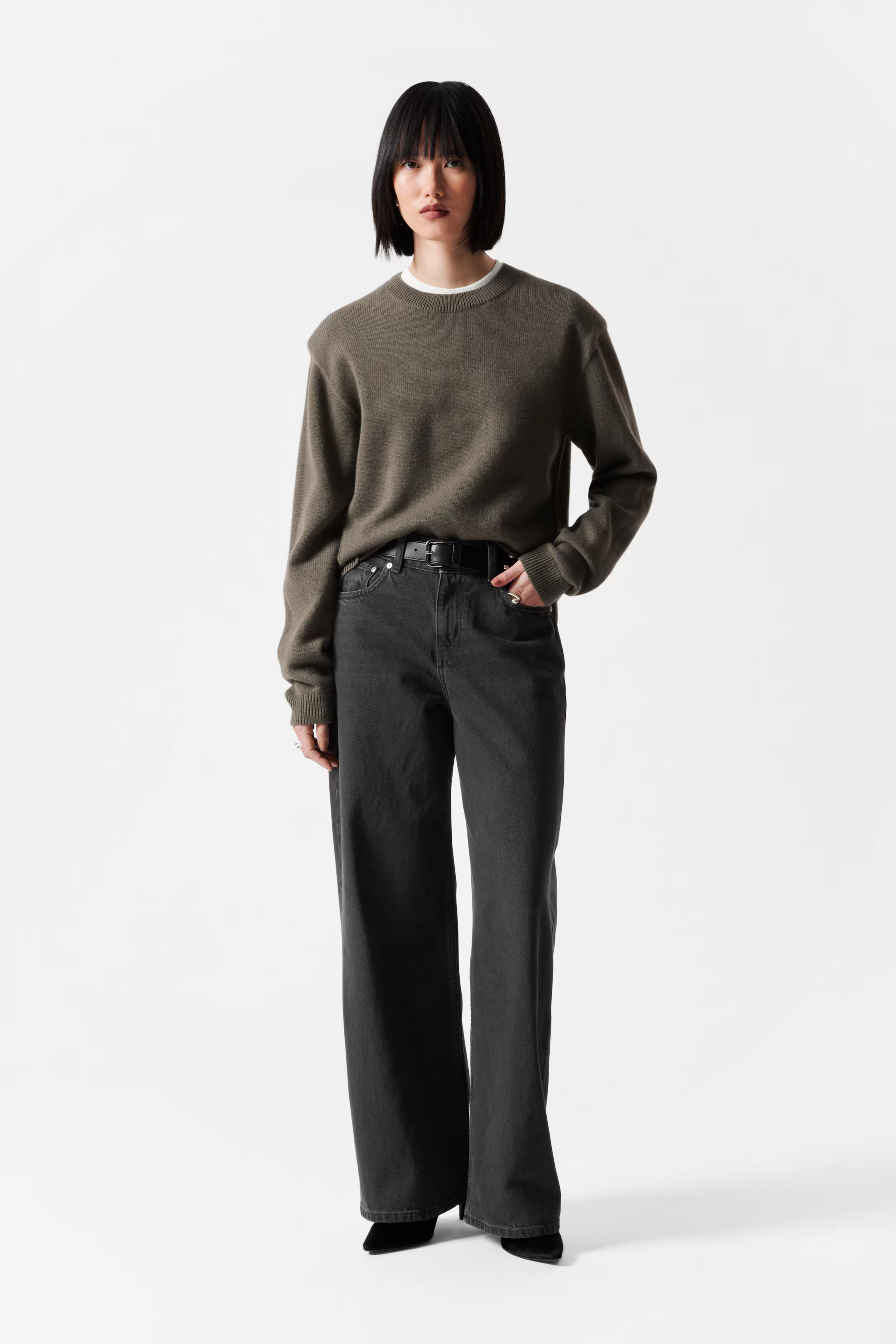 Pullover aus Merinowolle mit Schulterpolstern | H&M (DE, AT, CH, NL, FI)