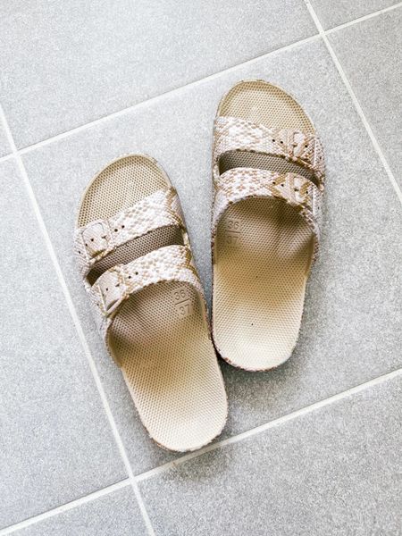 Casual sandals for summer 

#LTKShoeCrush #LTKFindsUnder100
