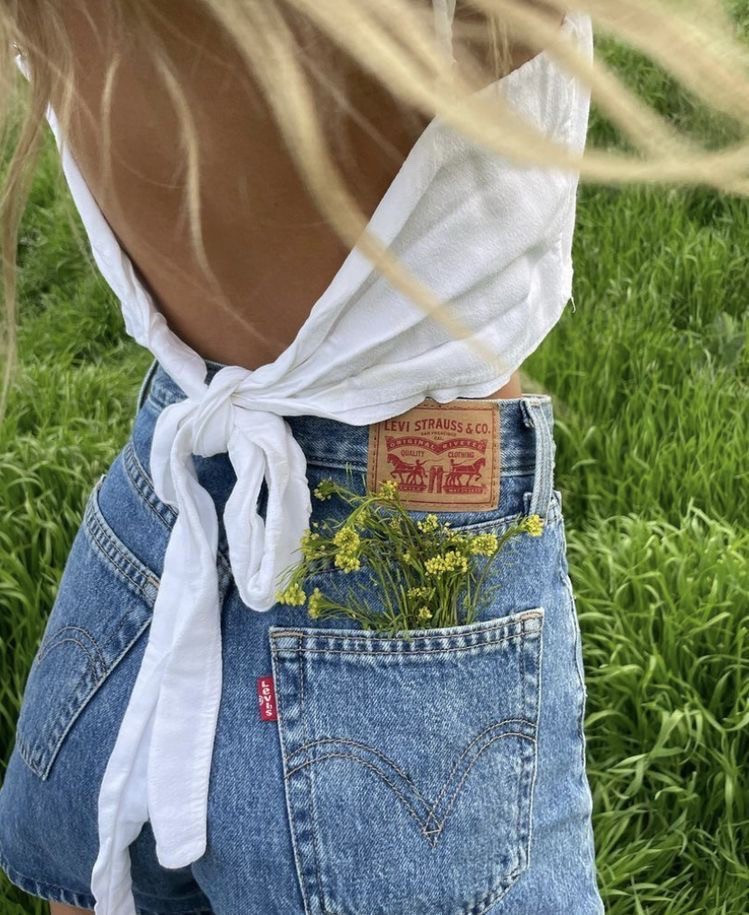 Summer date night ootd | I loveee my Levi 501s! So cute on + affordable! 



#LTKFindsUnder100 #LTKFamily #LTKSummerEdit