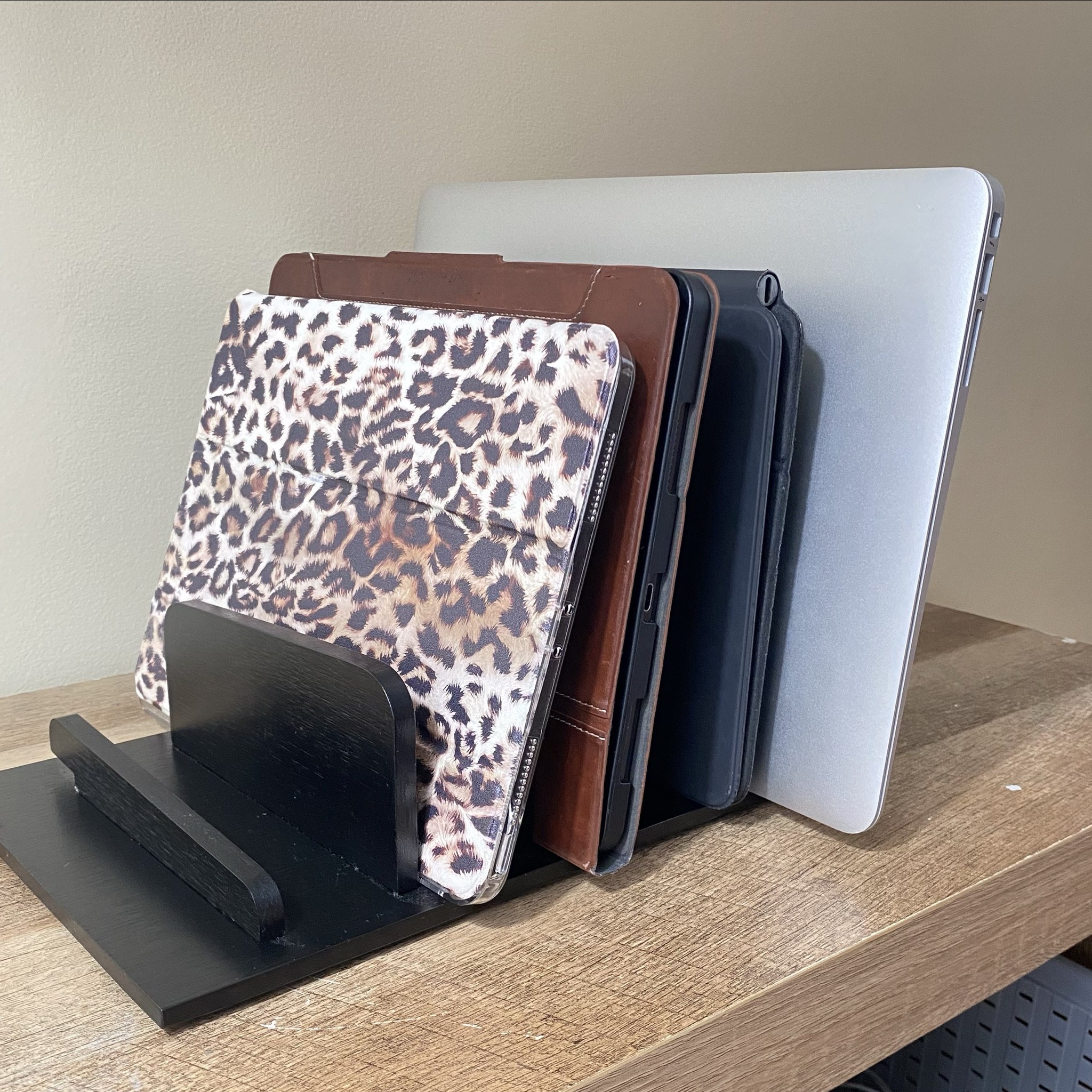 Save room on your desk by storing your devices VERTICALLY in a stand! I hate the wire/plastic ones, so this one is wooden! 😍 

#office #homeoffice #organization #ipadstorage #storage 

#LTKhome