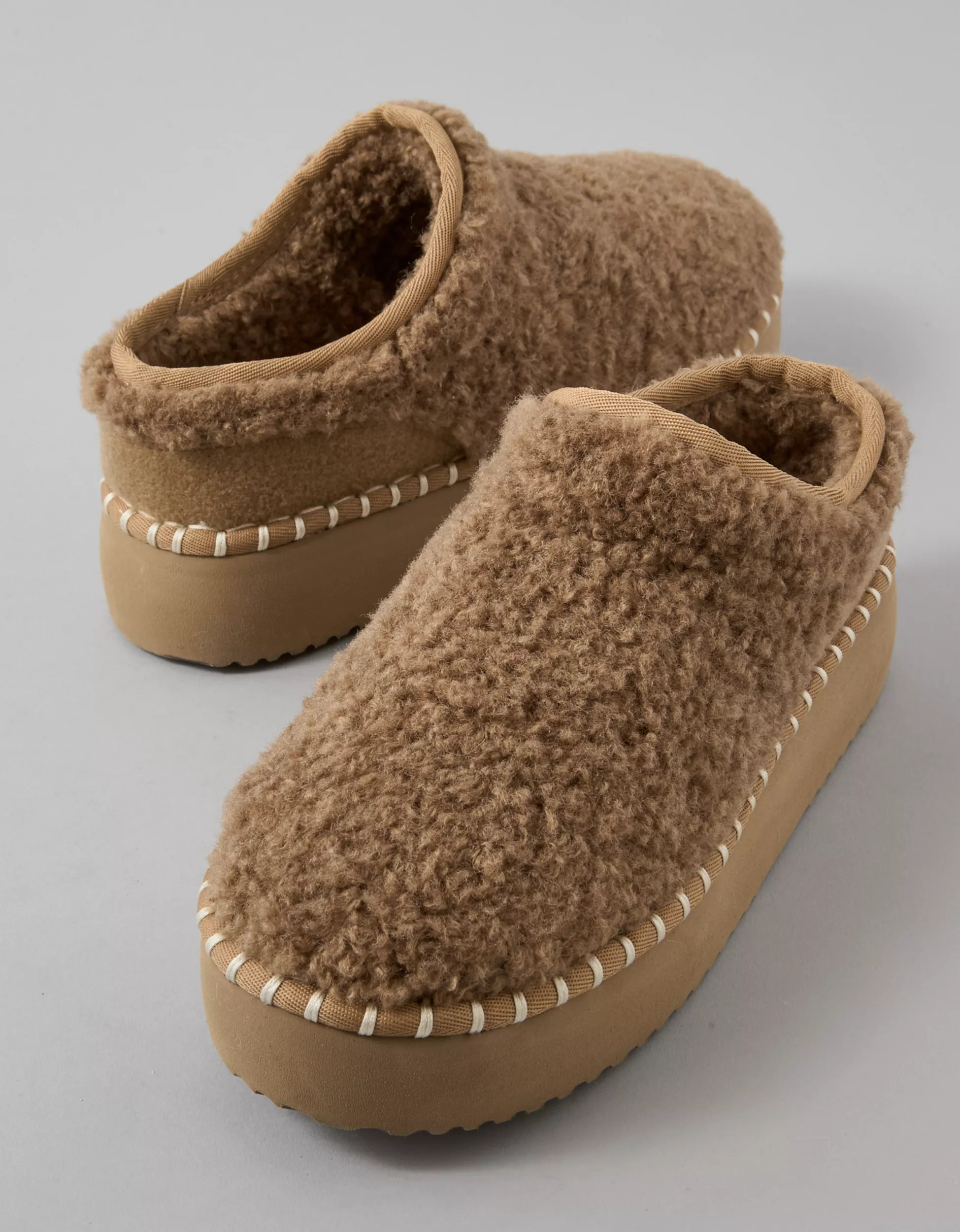 AE Sherpa Scuff Slide | American Eagle Outfitters (US & CA)