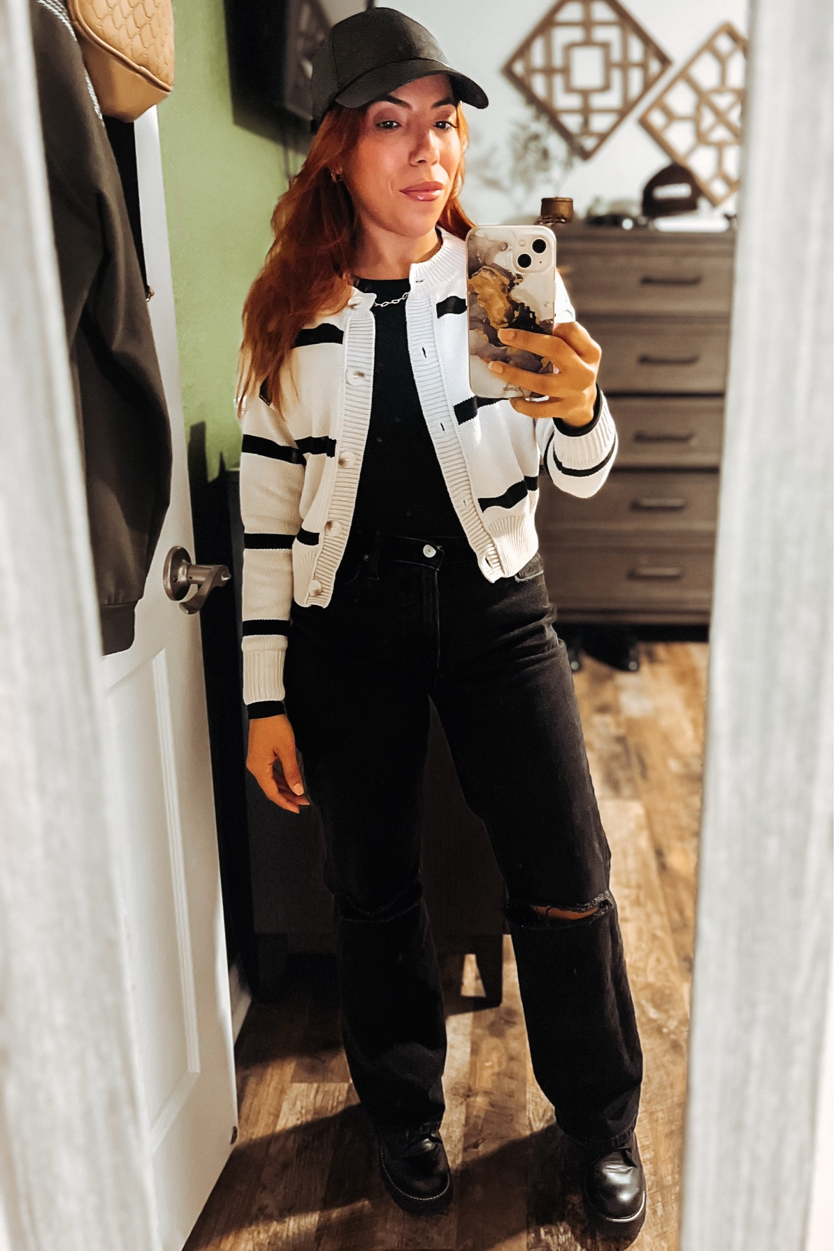 Same jeans, different look. 👀 
Petite: W: 24, L: Short/28-30
#petite #moda #curated #styletips

#LTKStyleTip #LTKSaleAlert #LTKFindsUnder100