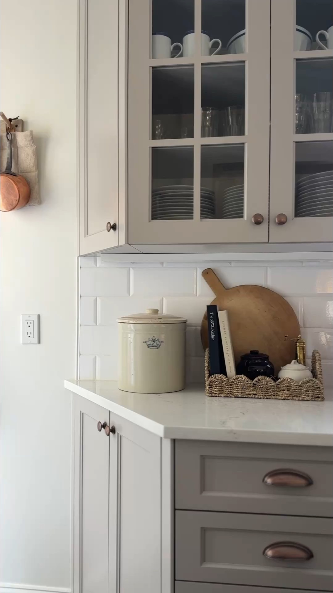 Linked similar items since many of these are vintage or one of a kind 🤩

#LTKHome