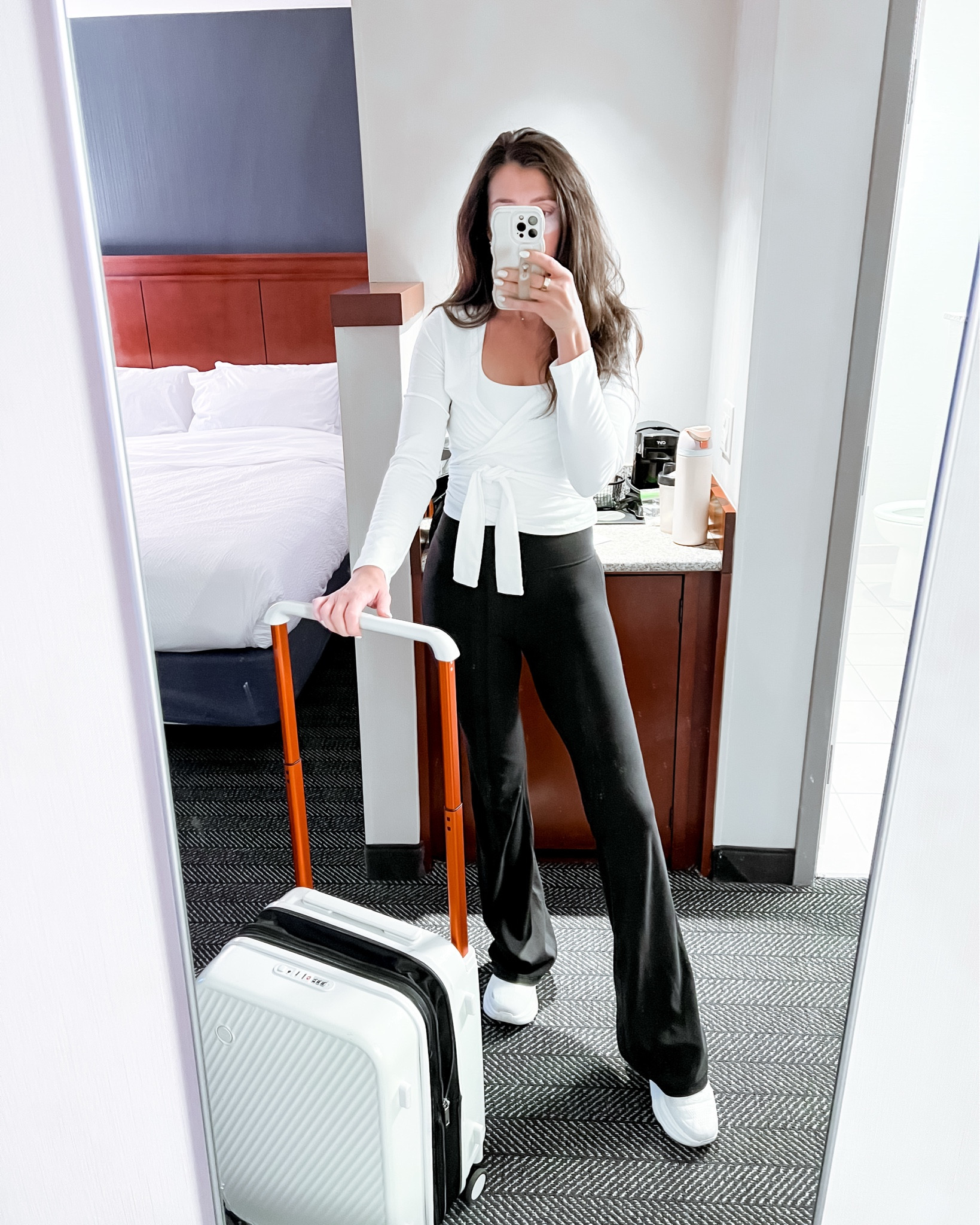 It’s been a week y’all…here’s what’s I packed during my time away to hang out at the hospital.


Be sure to check out all things 🔗’d in my LTK or comment STUFF for DM

#whatipacked #capsulecollection #elevatedathleisure #momlife 

#LTKOver40 #LTKdayinmylife