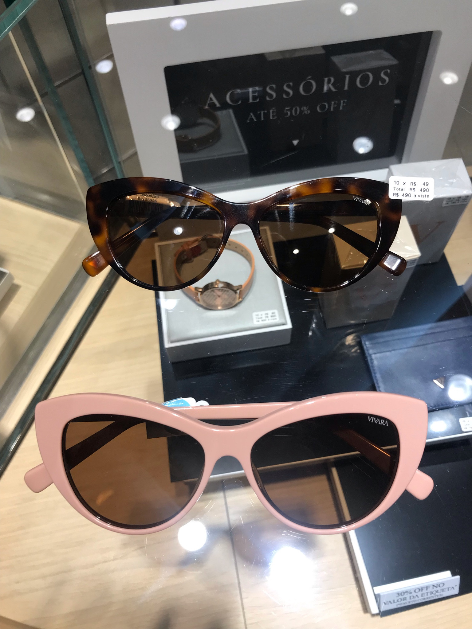A dica de presente de hoje são esses óculos lindíssimos com inspiração vintage da Vivara. São leves, confortáveis, super elegantes e com muita qualidade!

#NatalLTK #LTKGift


#LTKHoliday #LTKstyletip #LTKbrasil