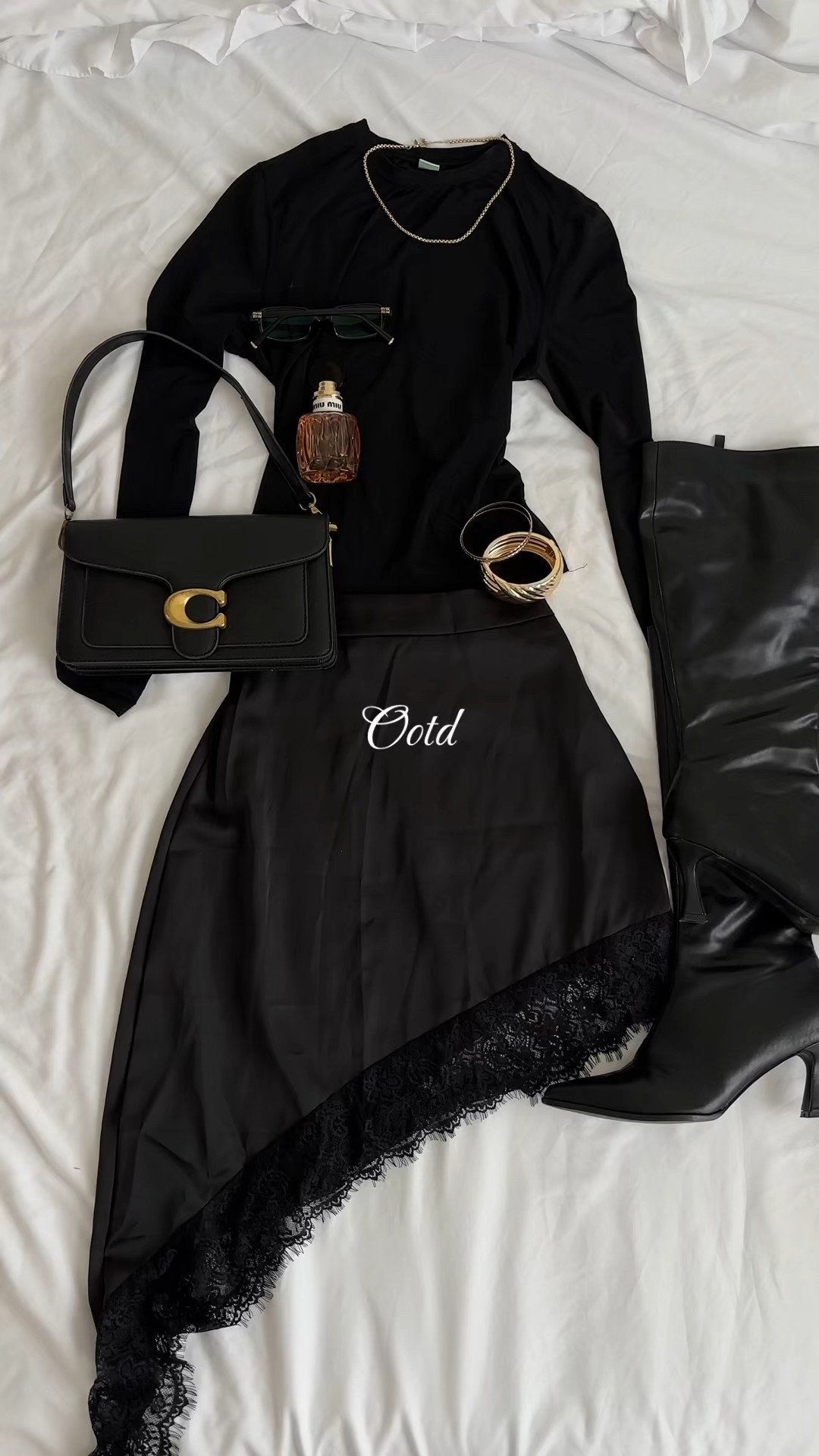 Clean girl, classy, cool girl, city girl, all black elegance outfit 

#LTKTall #LTKootd #LTKBeauty