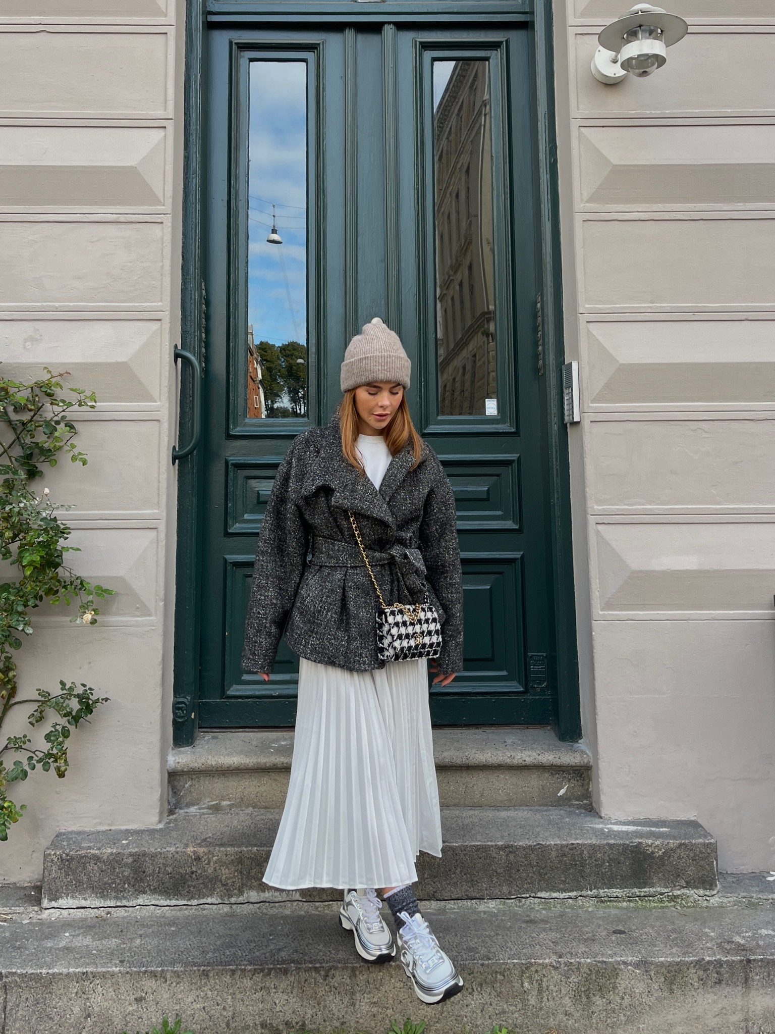 autumn outfit | ootd | city break look | and other stories | nakd | midi skirt | coat

#LTKfindsunder100 #LTKfindsunder50 #LTKstyletip