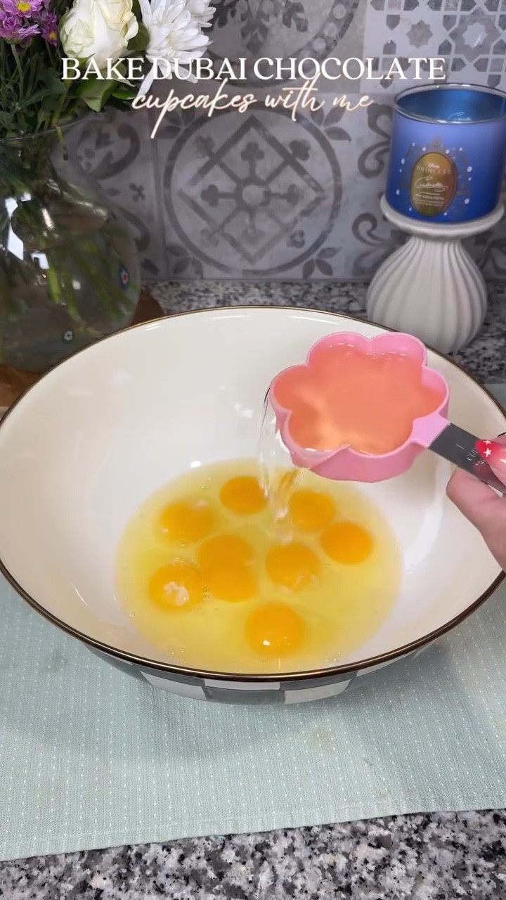 bring these back, because the pistachio center with a light airy frosting were delicious. 
.
#dubaichocolate #pistachiochocolate #bakingrecipe #dubaichocolatebar #chocolatecupcakes