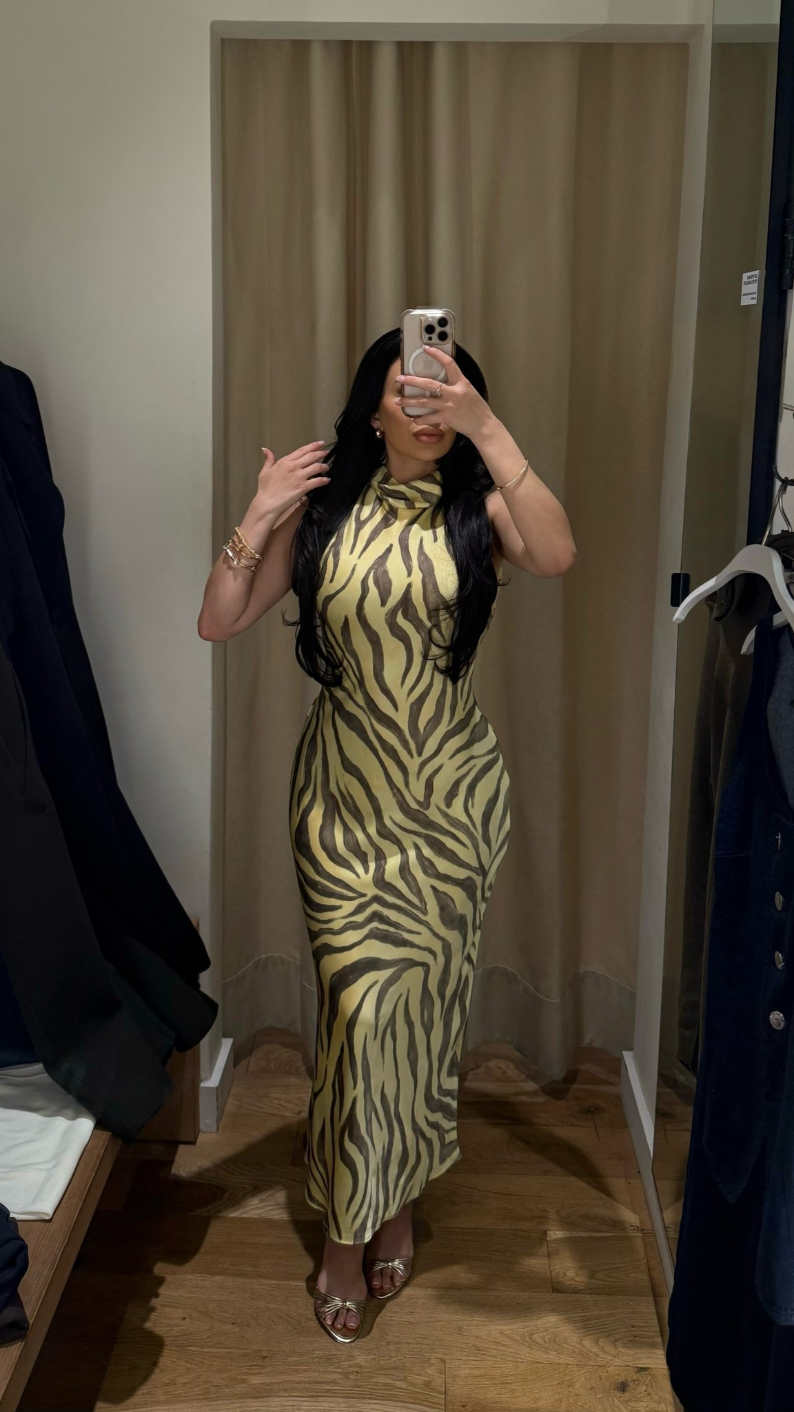 Look 2 from my Mango try-on haul ✨

Yellow zebra print midi dress.
Wearing size: 2 / EUR XS

Sleeveless with a straight, structured fit and fully lined. Such a fun statement piece for vacation, brunch, or summer events 💛


#LTKootd #LTKSeasonal #LTKgrwm